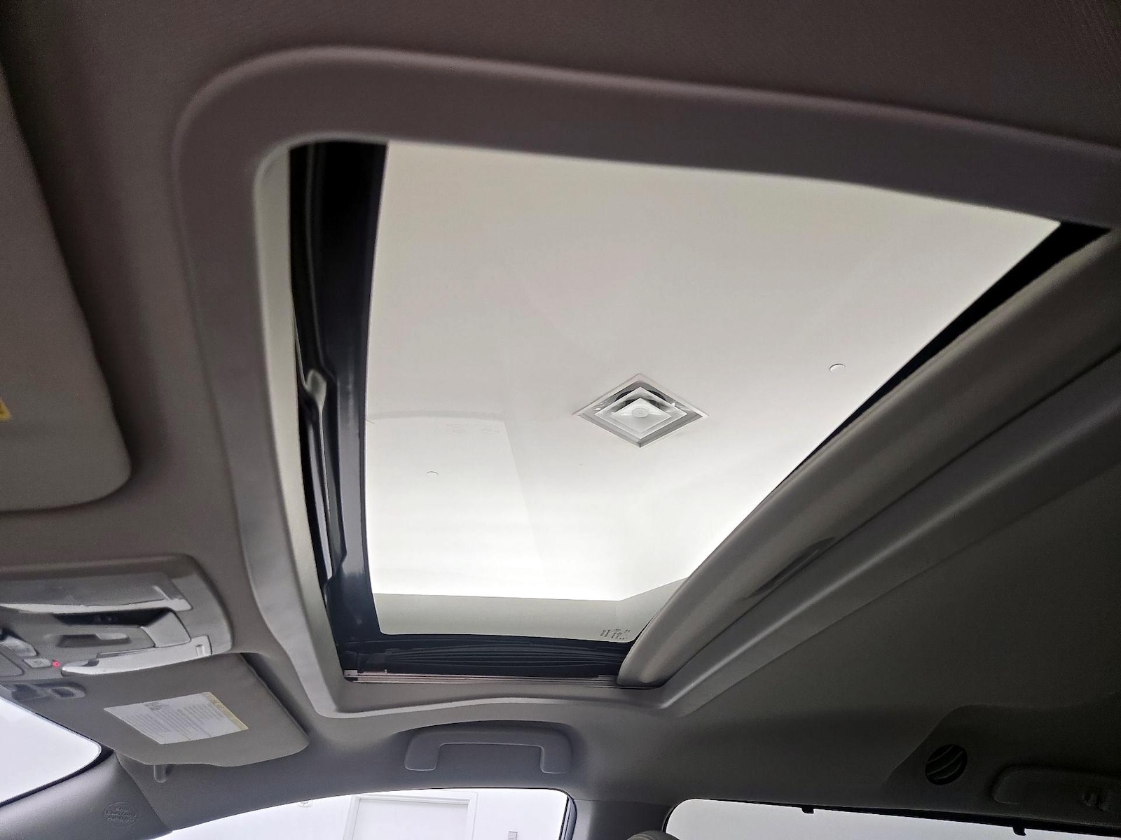 2019 Toyota Sienna XLE - Photo 21