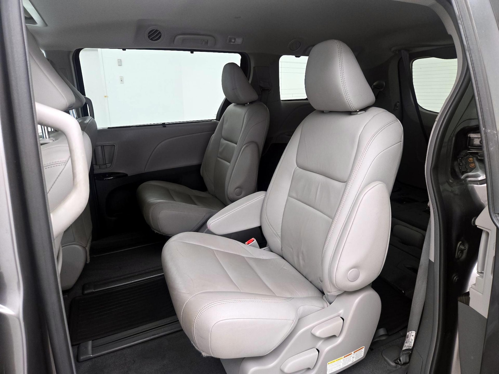 2019 Toyota Sienna XLE - Photo 22
