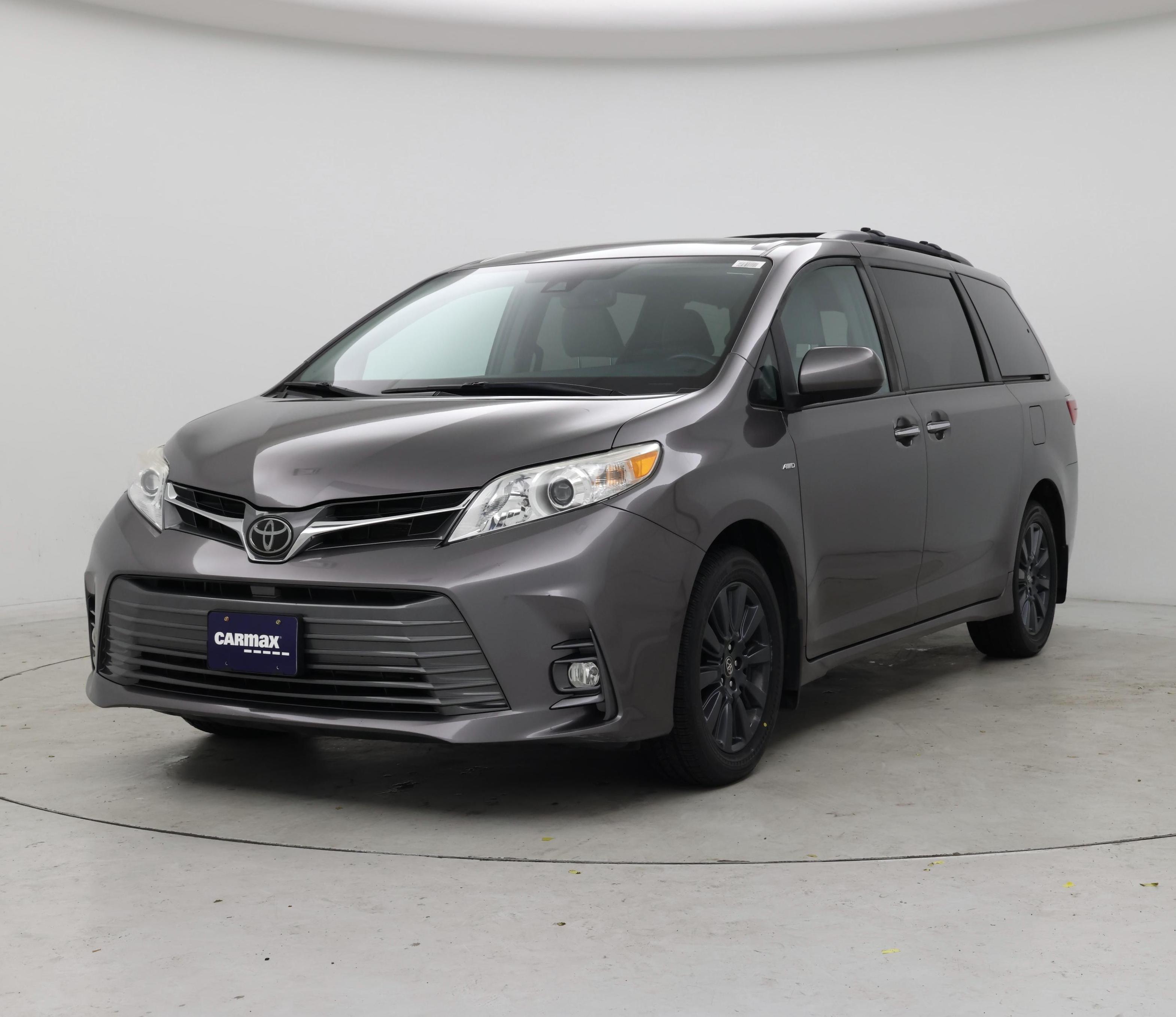 Thumbnail: 2019 Toyota Sienna - 4