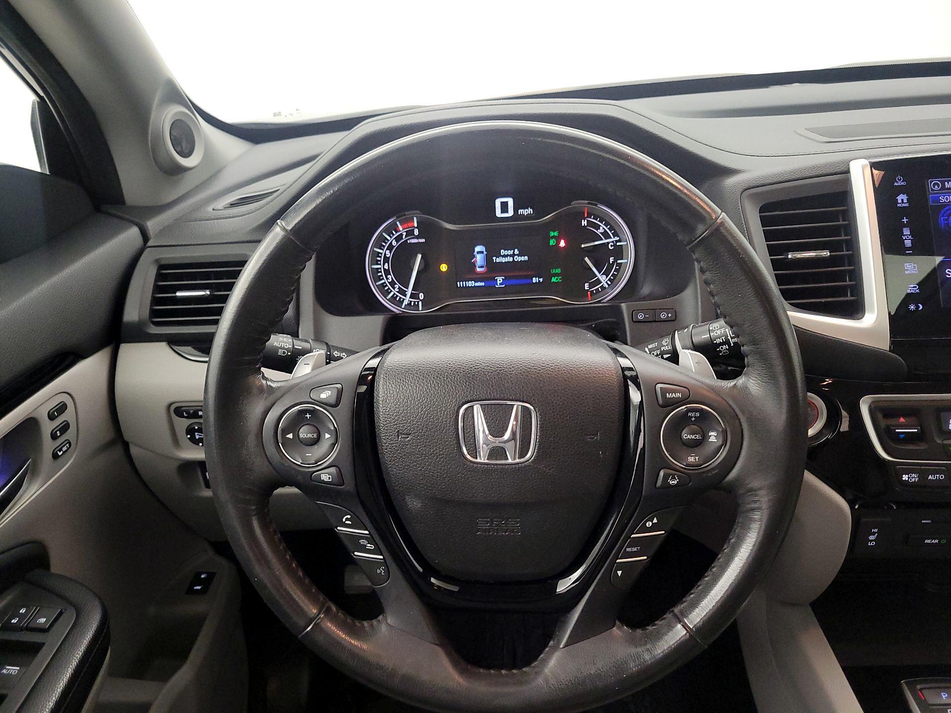 Thumbnail: 2017 Honda Pilot - 10