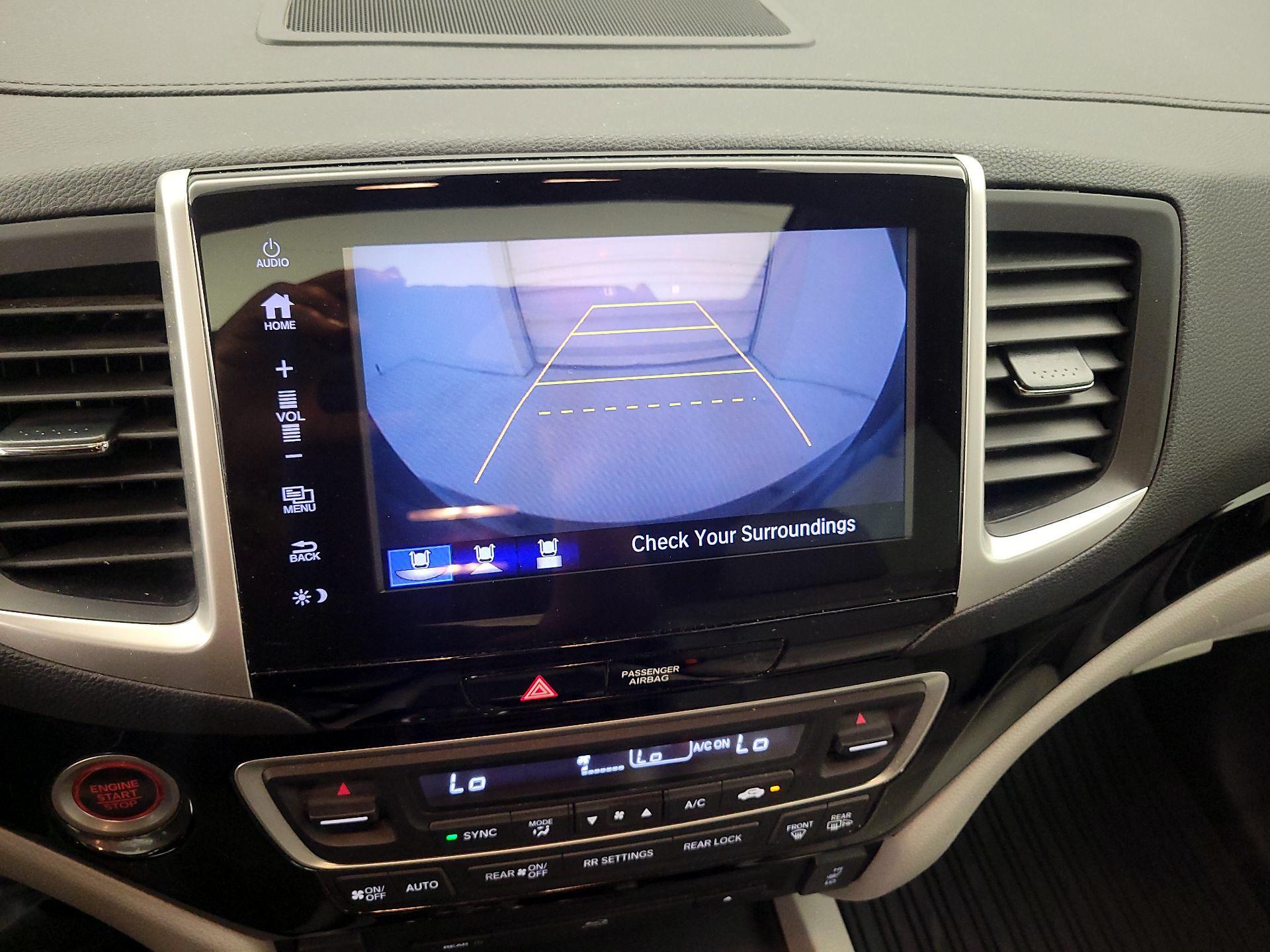 Thumbnail: 2017 Honda Pilot - 14