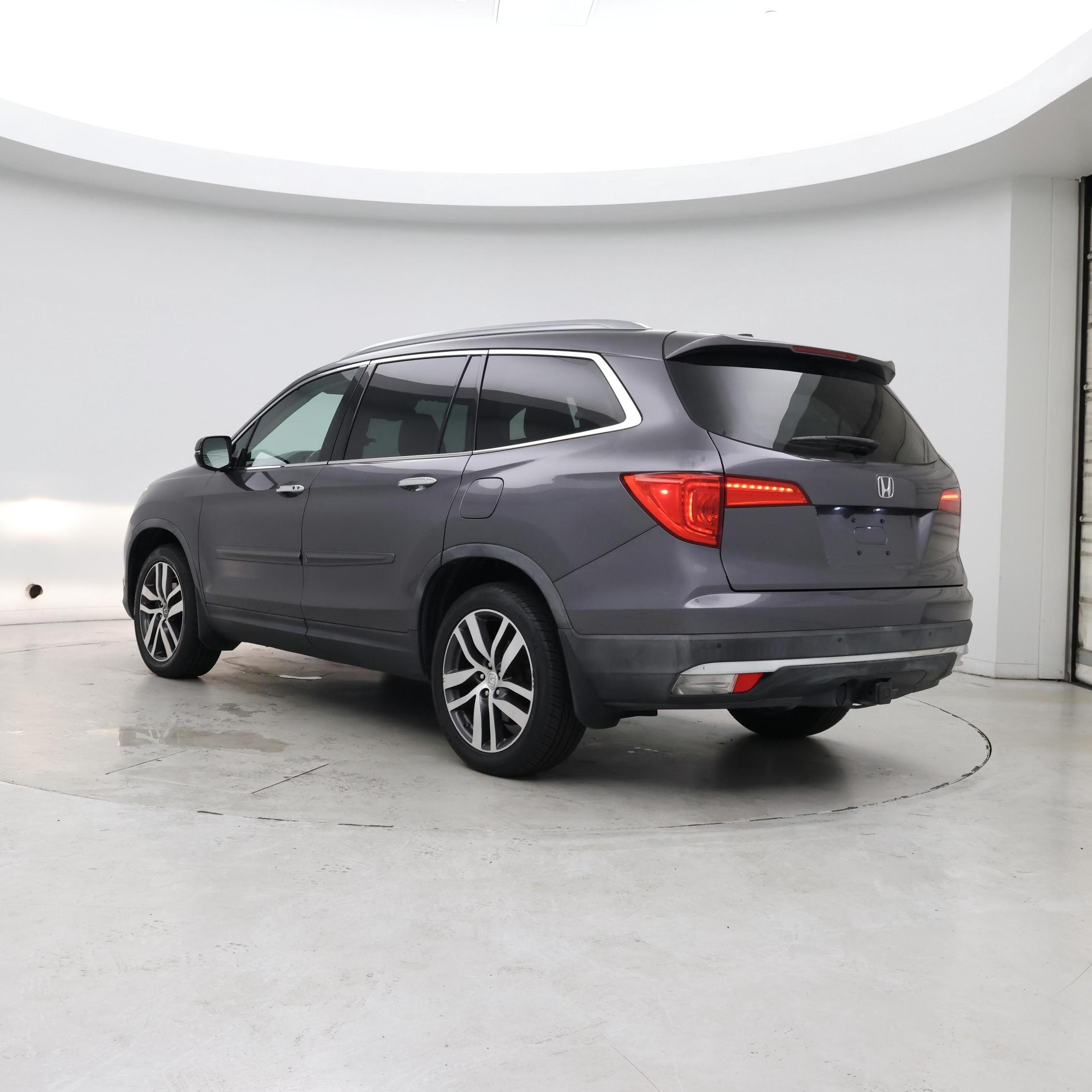 Thumbnail: 2017 Honda Pilot - 2
