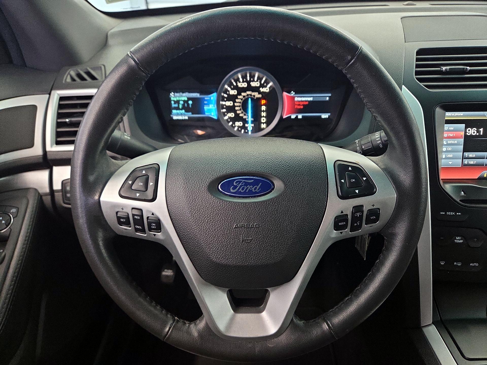 Thumbnail: 2015 Ford Explorer - 10