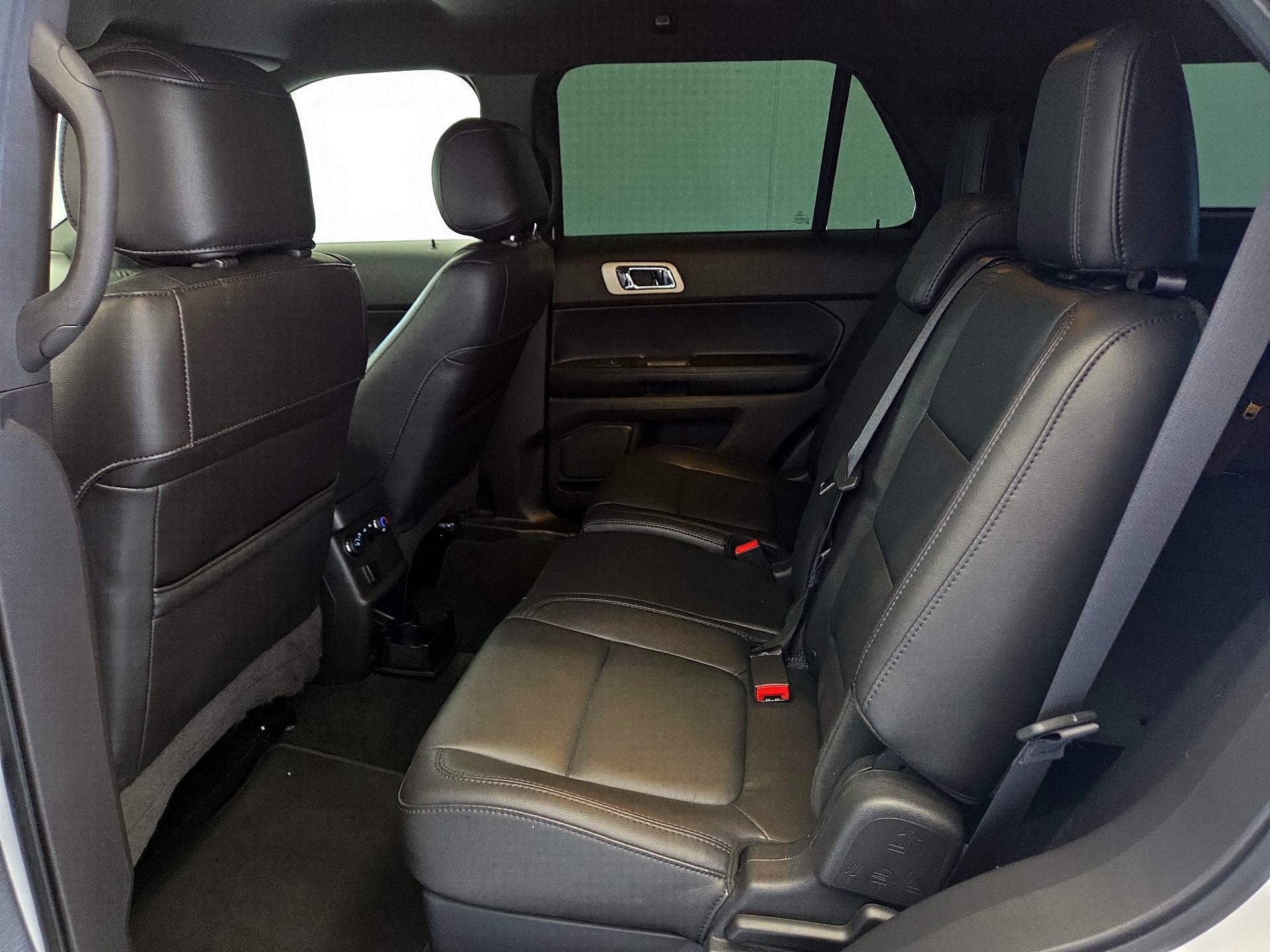 Thumbnail: 2015 Ford Explorer - 20