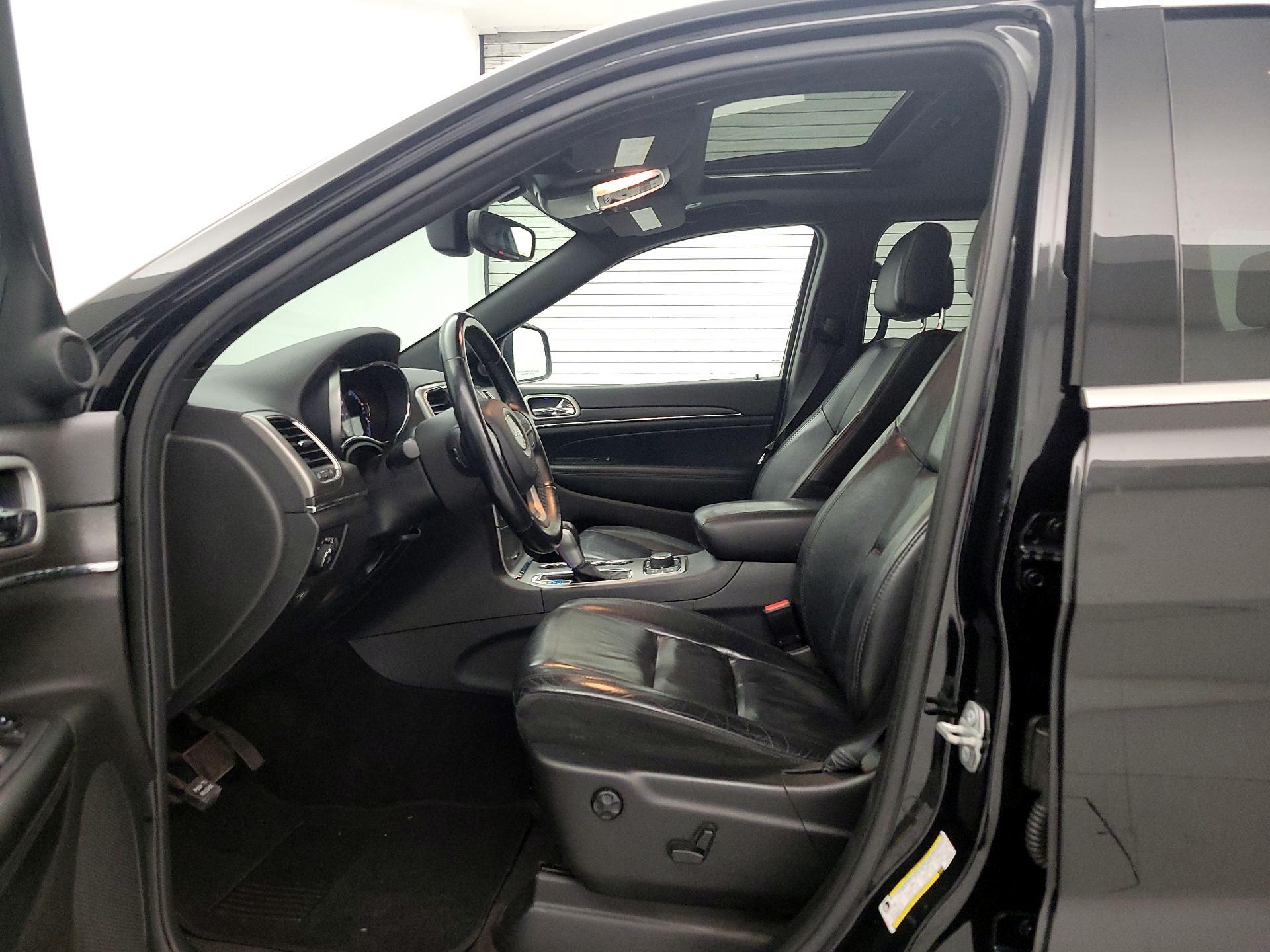 Thumbnail: 2018 Jeep Grand Cherokee - 11
