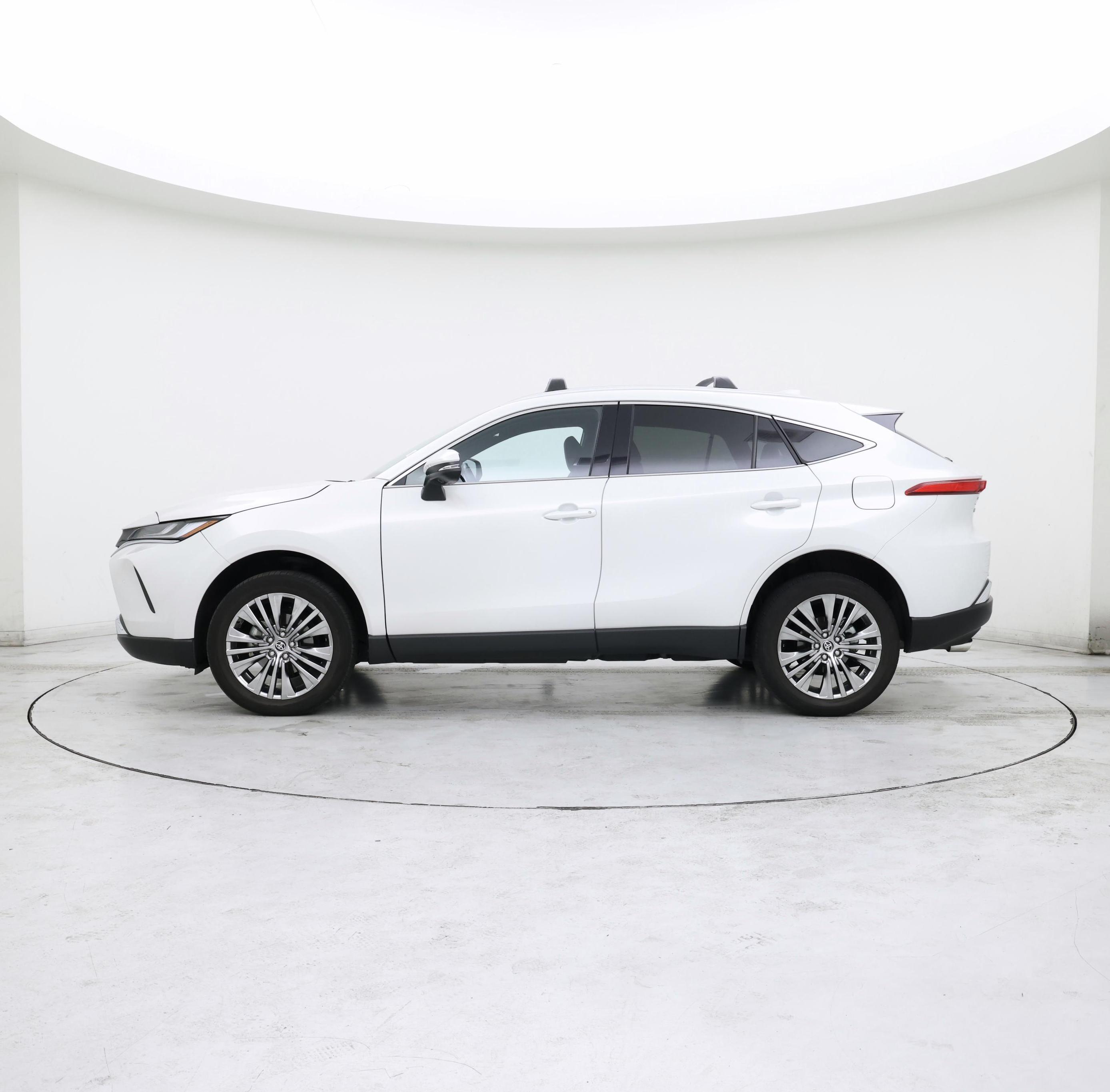 Thumbnail: 2023 Toyota Venza - 3