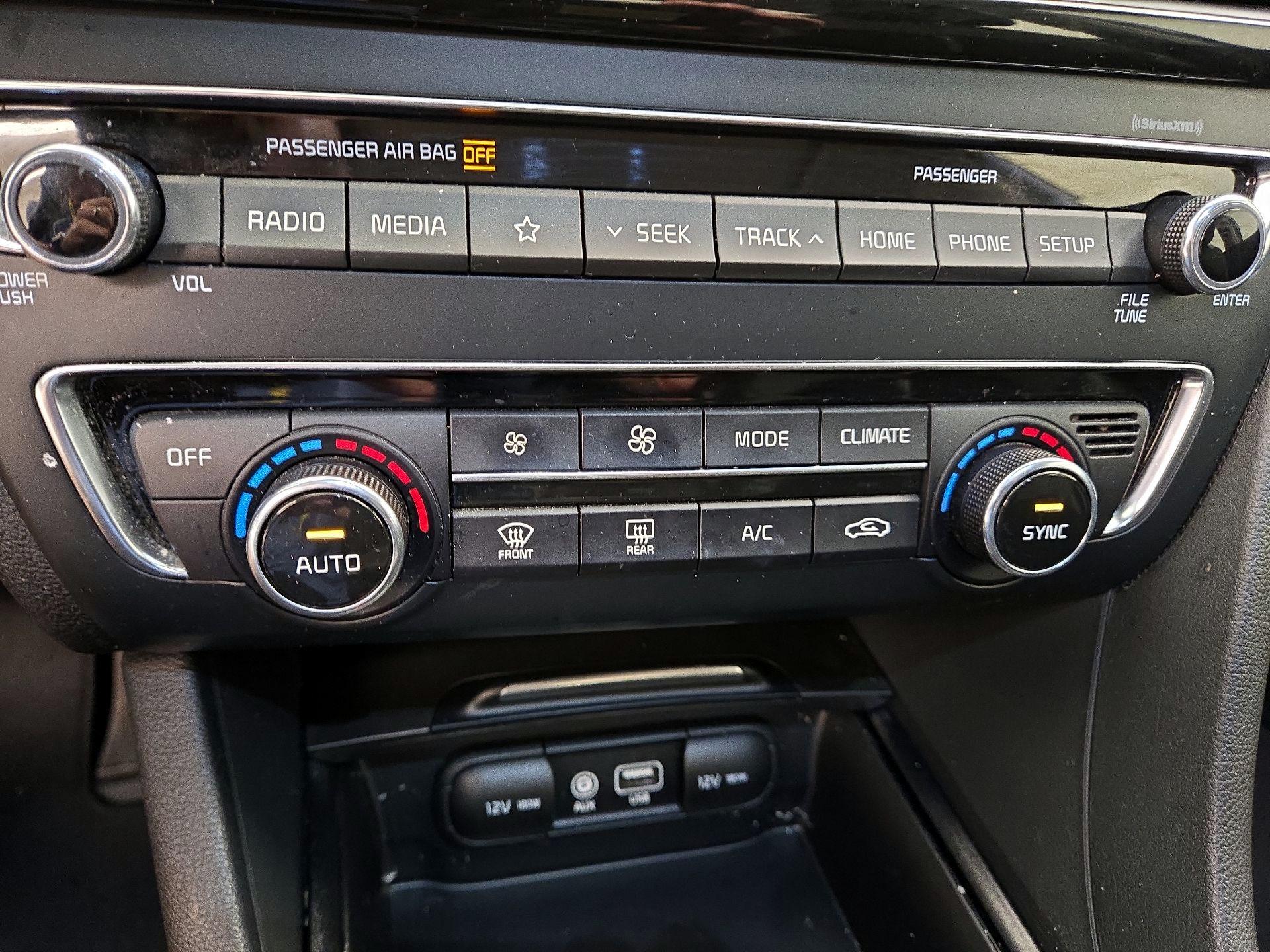 Thumbnail: 2019 Kia Optima - 16