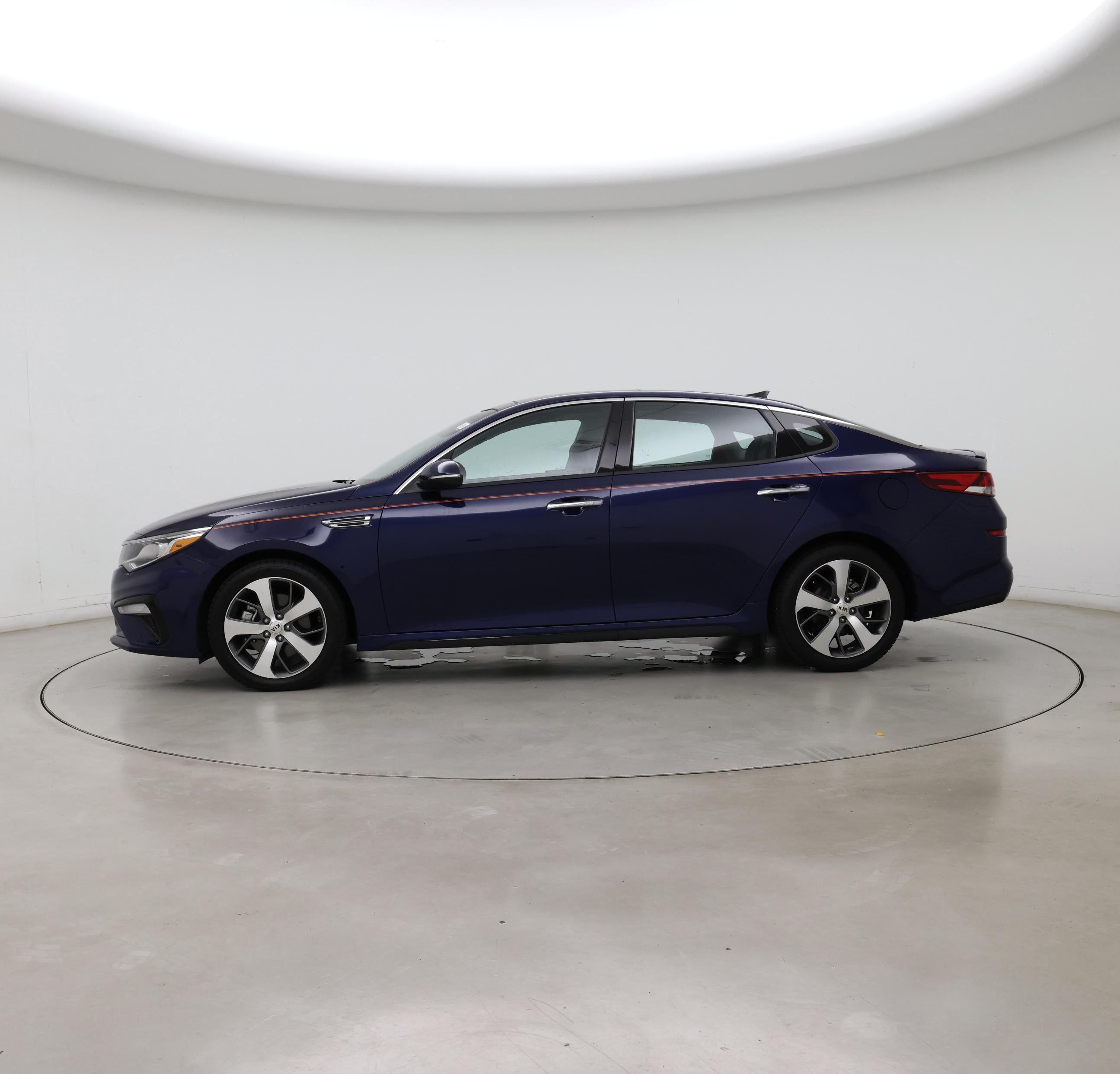 Thumbnail: 2019 Kia Optima - 3