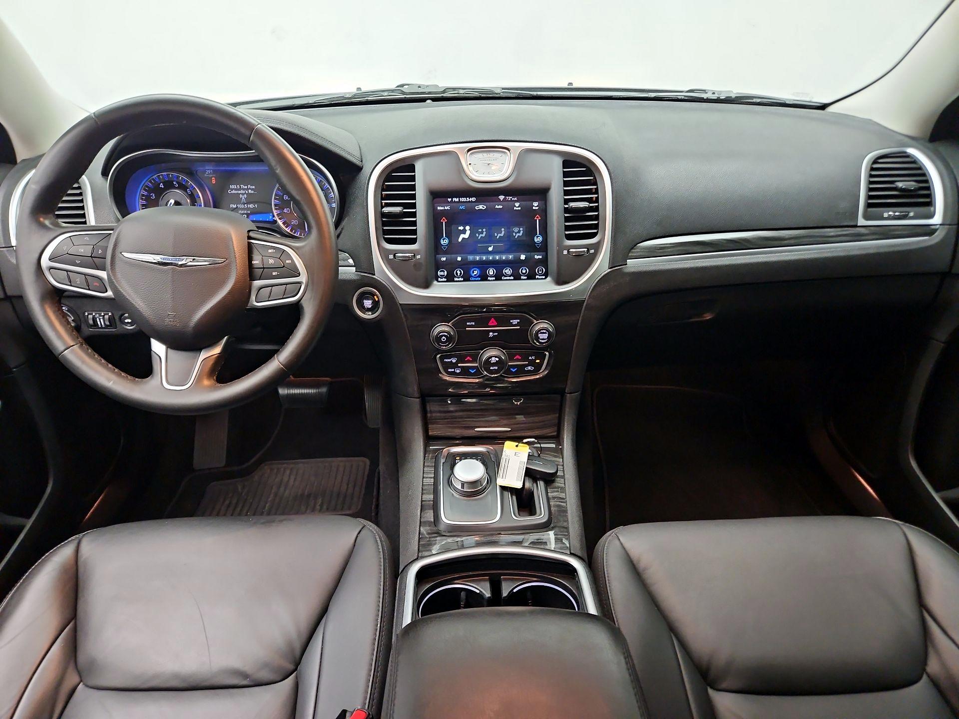 Thumbnail: 2019 Chrysler 300 - 9