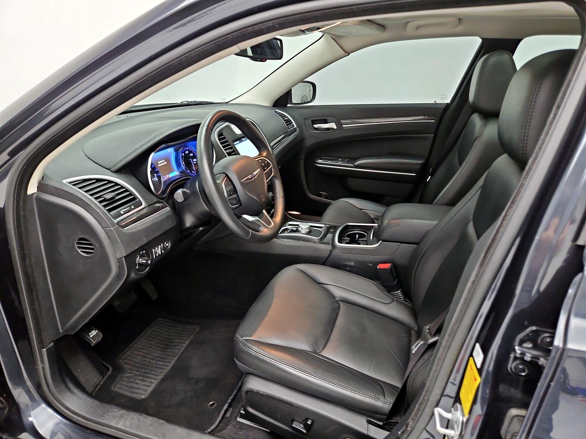 Thumbnail: 2019 Chrysler 300 - 11