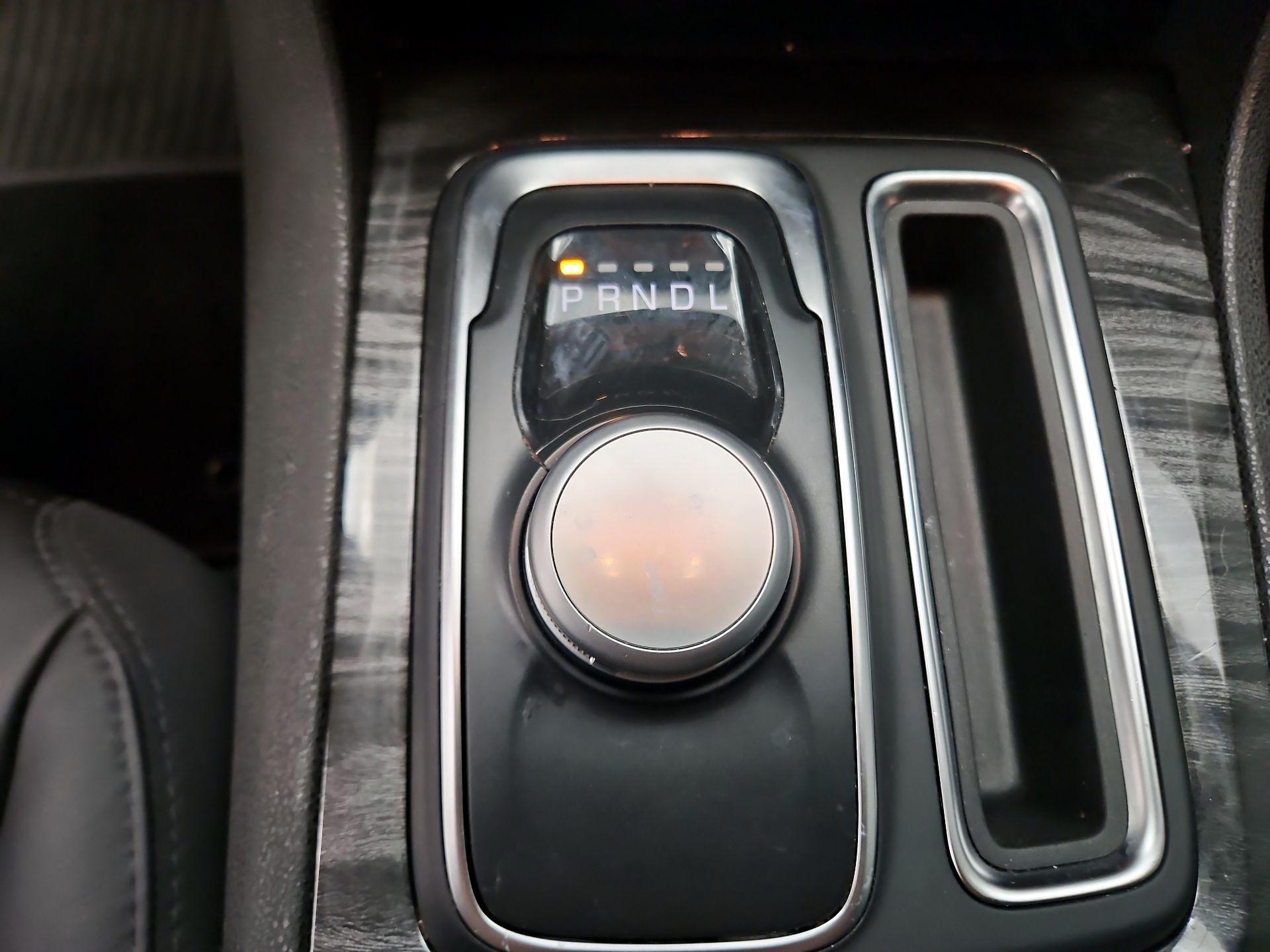 Thumbnail: 2019 Chrysler 300 - 18