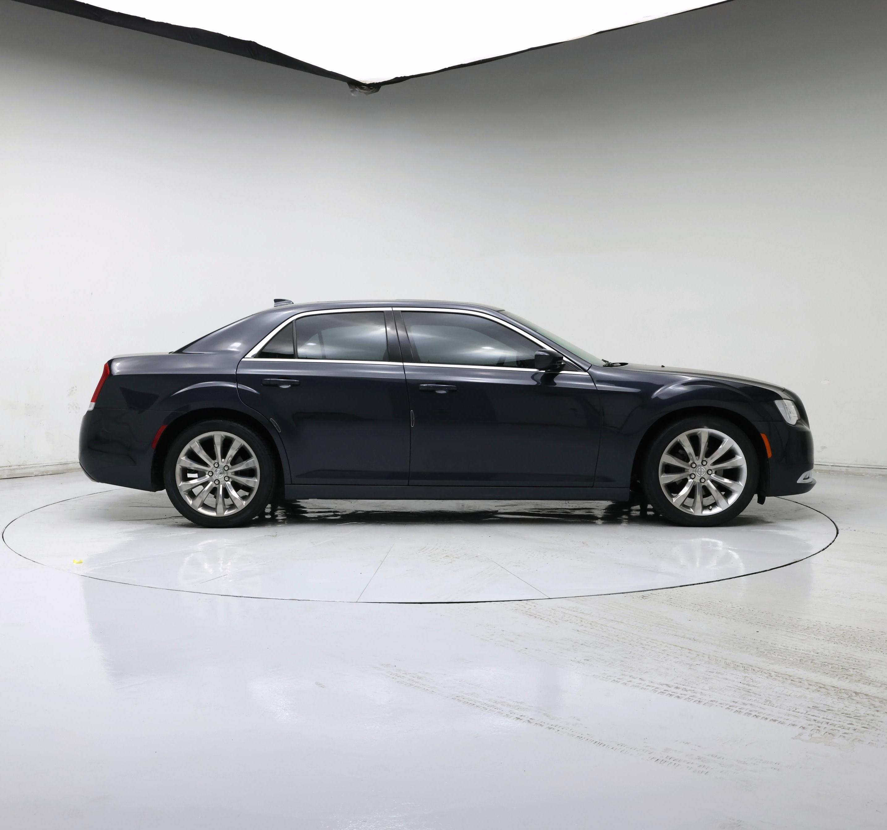Thumbnail: 2019 Chrysler 300 - 7