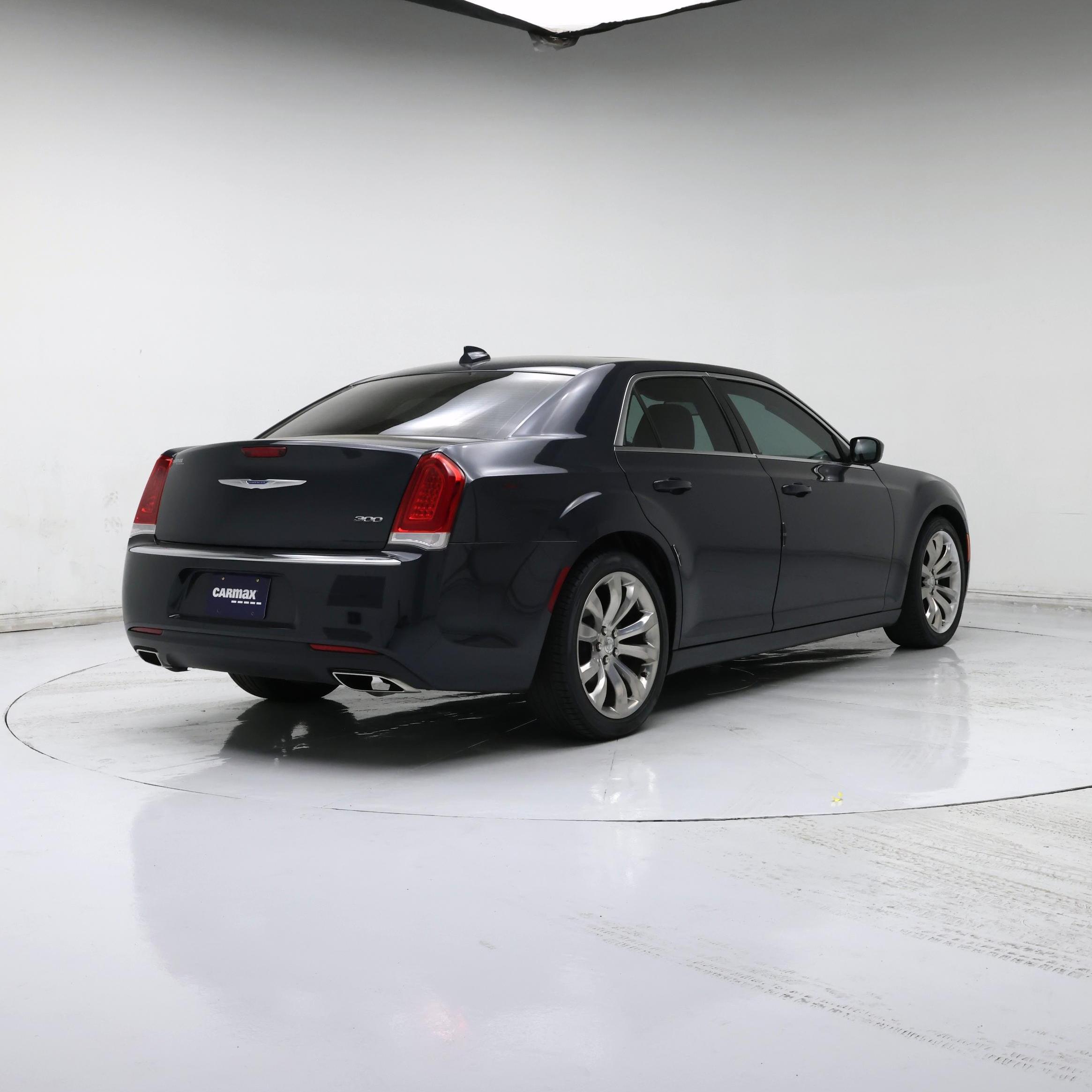 Thumbnail: 2019 Chrysler 300 - 8