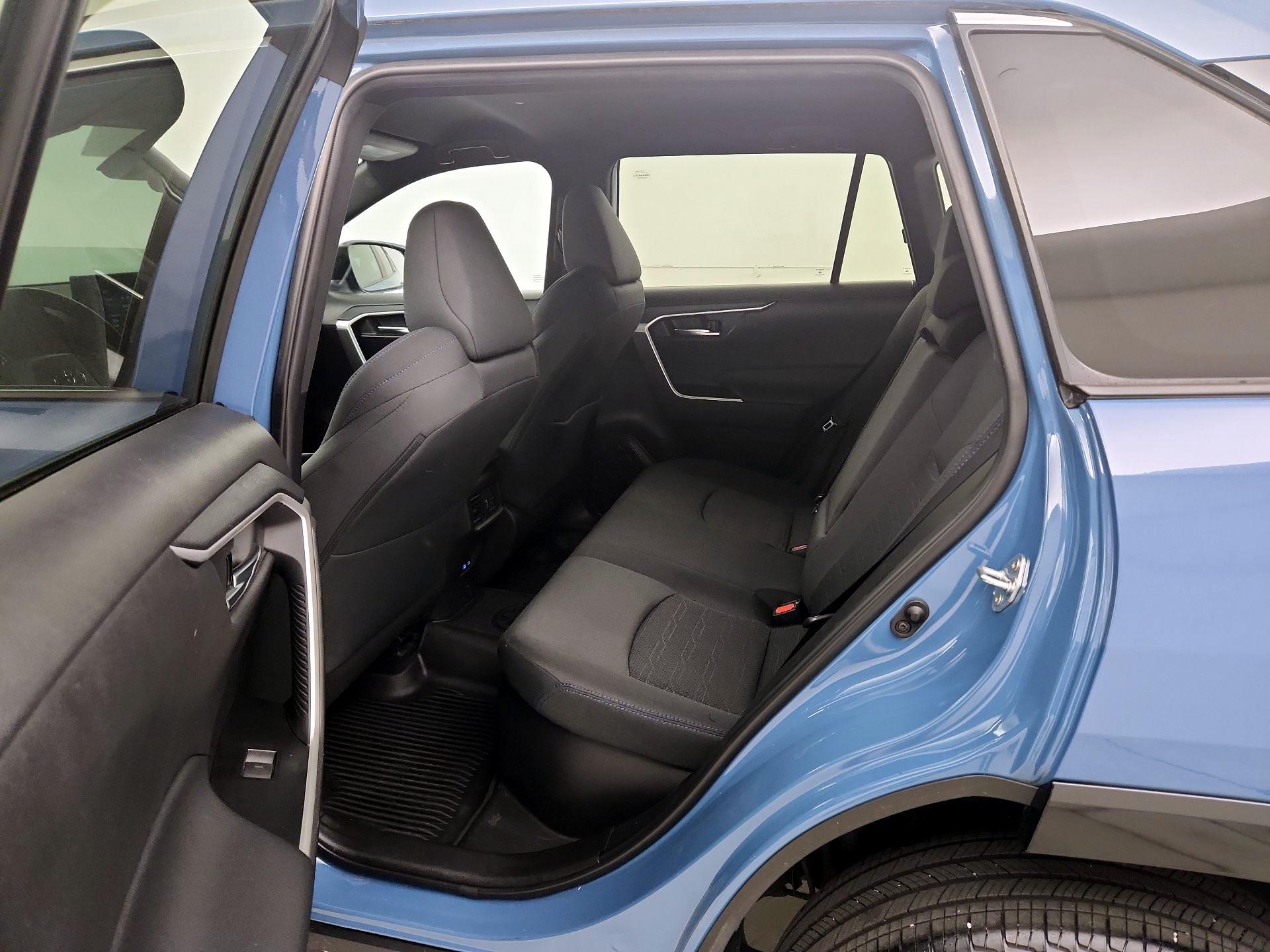 Thumbnail: 2022 Toyota RAV4 - 17