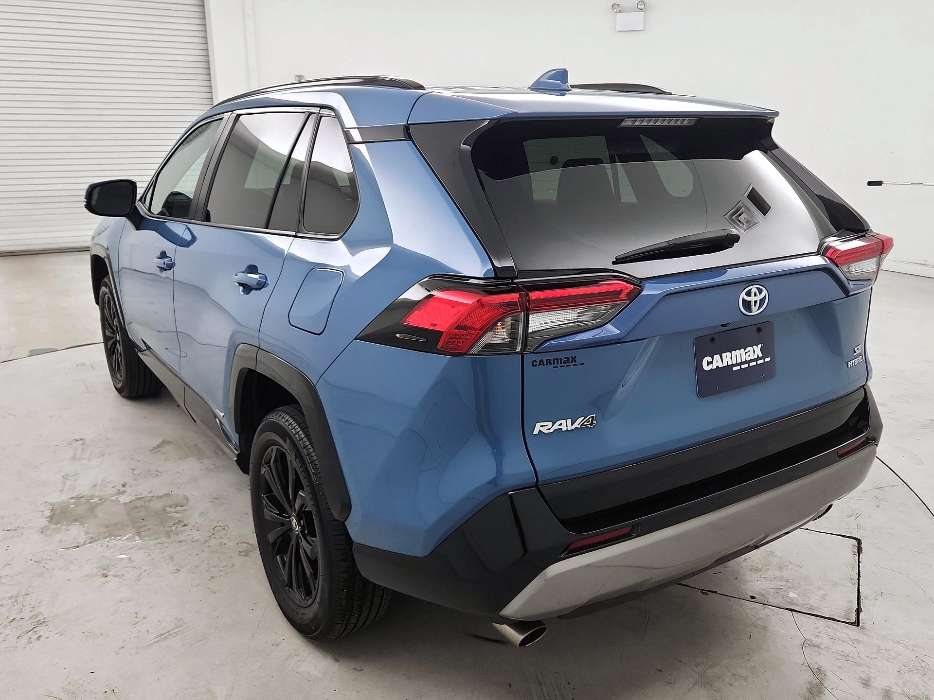 Thumbnail: 2022 Toyota RAV4 - 7