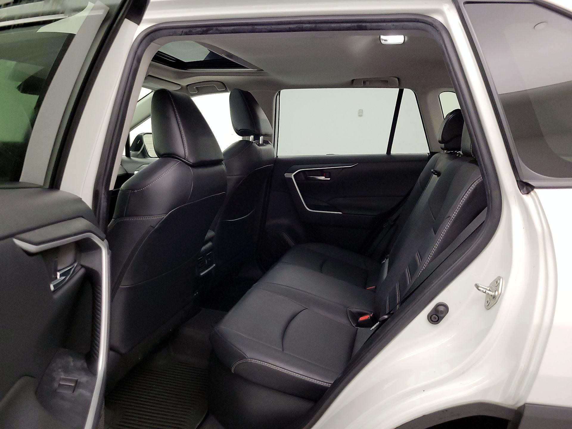 Thumbnail: 2022 Toyota RAV4 - 20