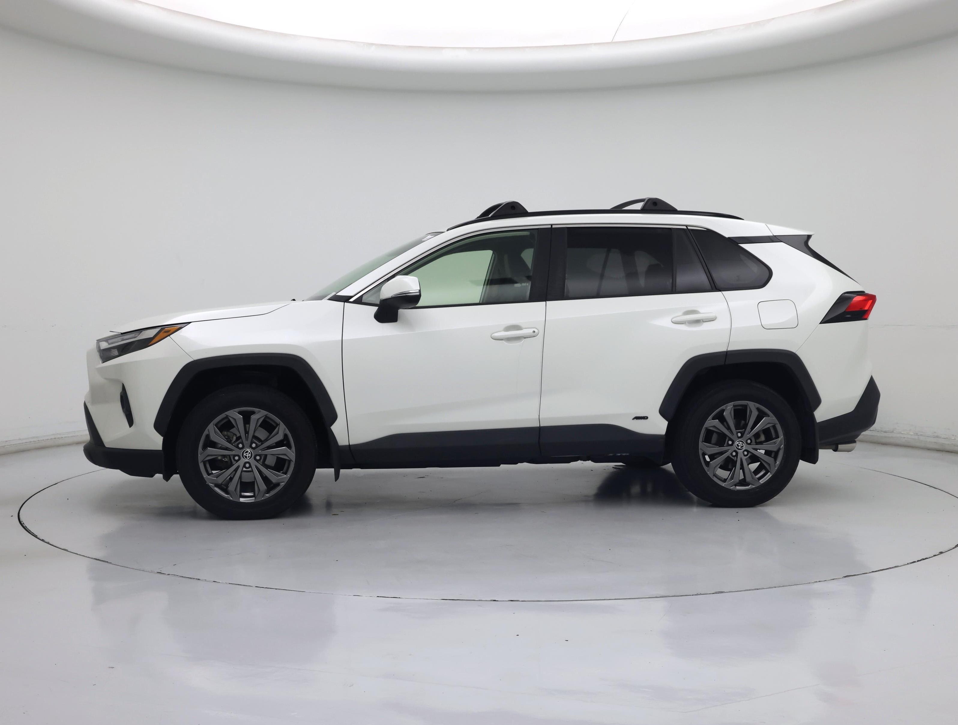 Thumbnail: 2022 Toyota RAV4 - 3