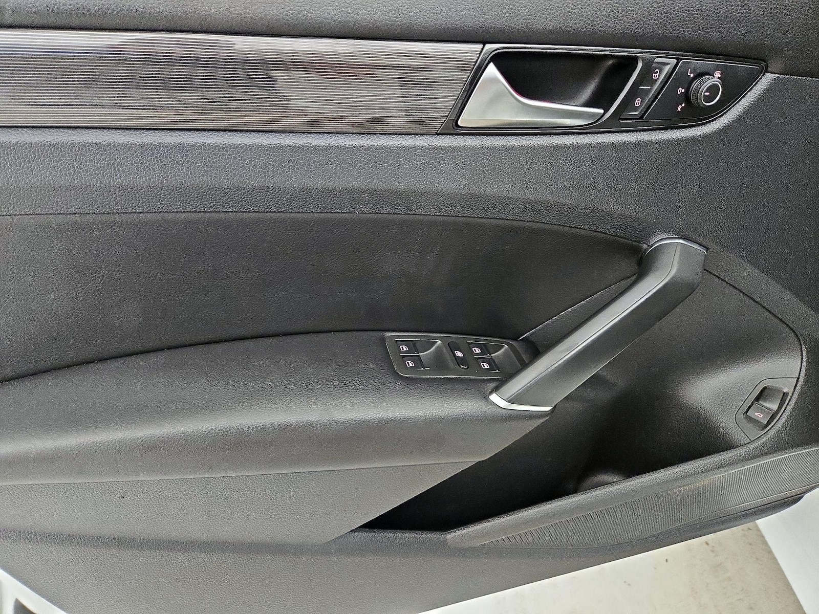 2020 Volkswagen Passat R-Line - Photo 13