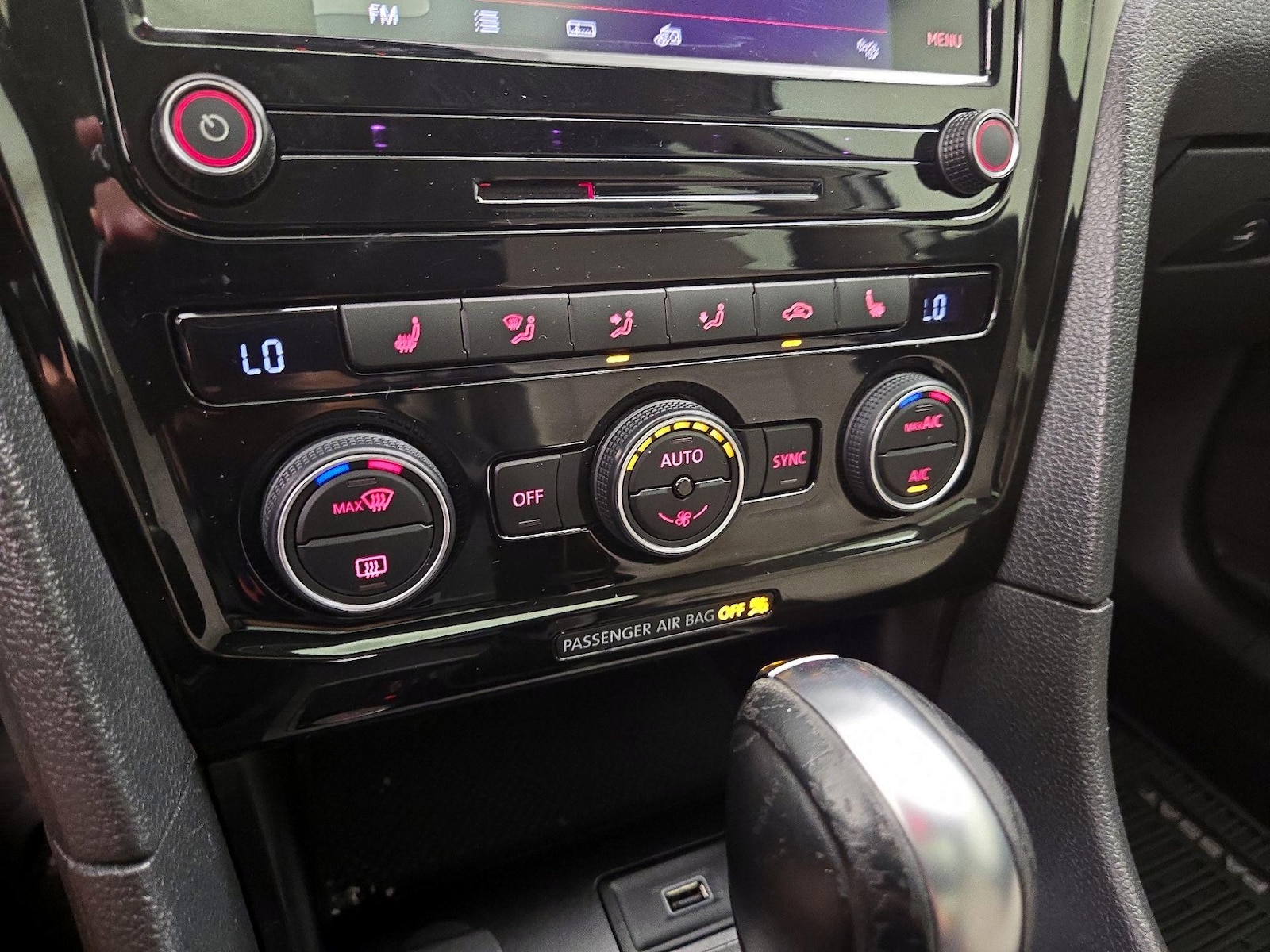 2020 Volkswagen Passat R-Line - Photo 17