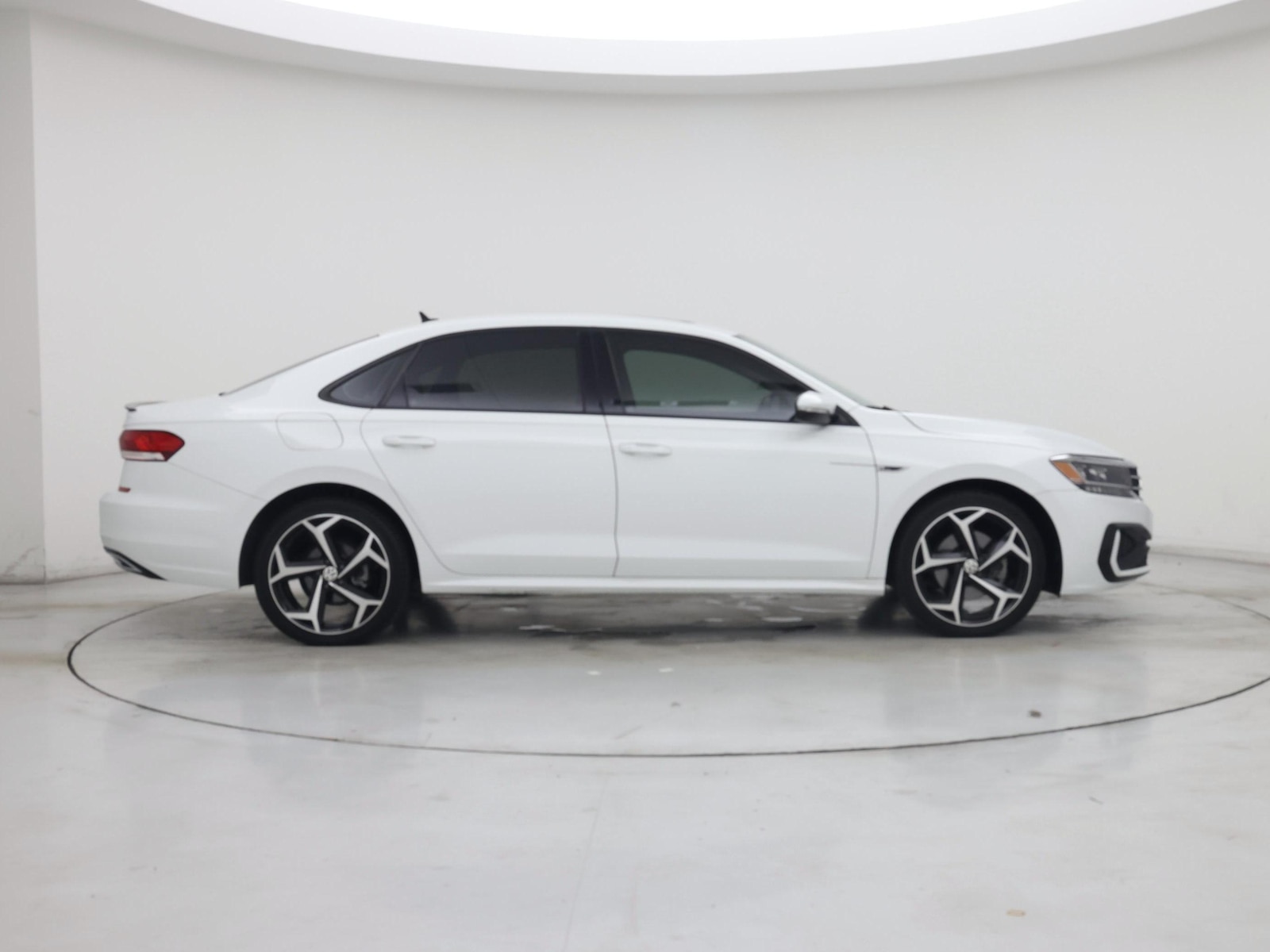 2020 Volkswagen Passat R-Line - Photo 8