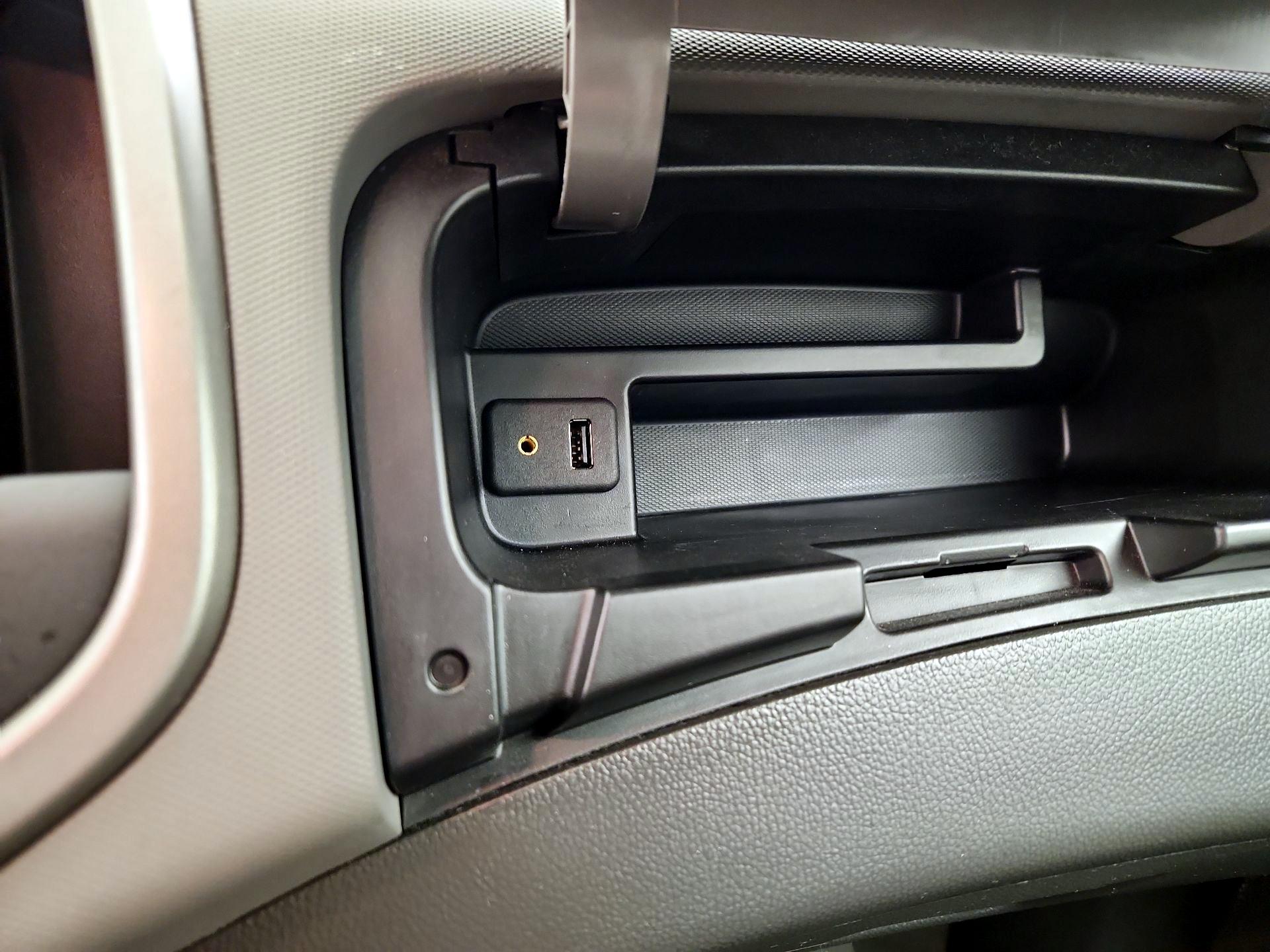 Thumbnail: 2016 Chevrolet Sonic - 18