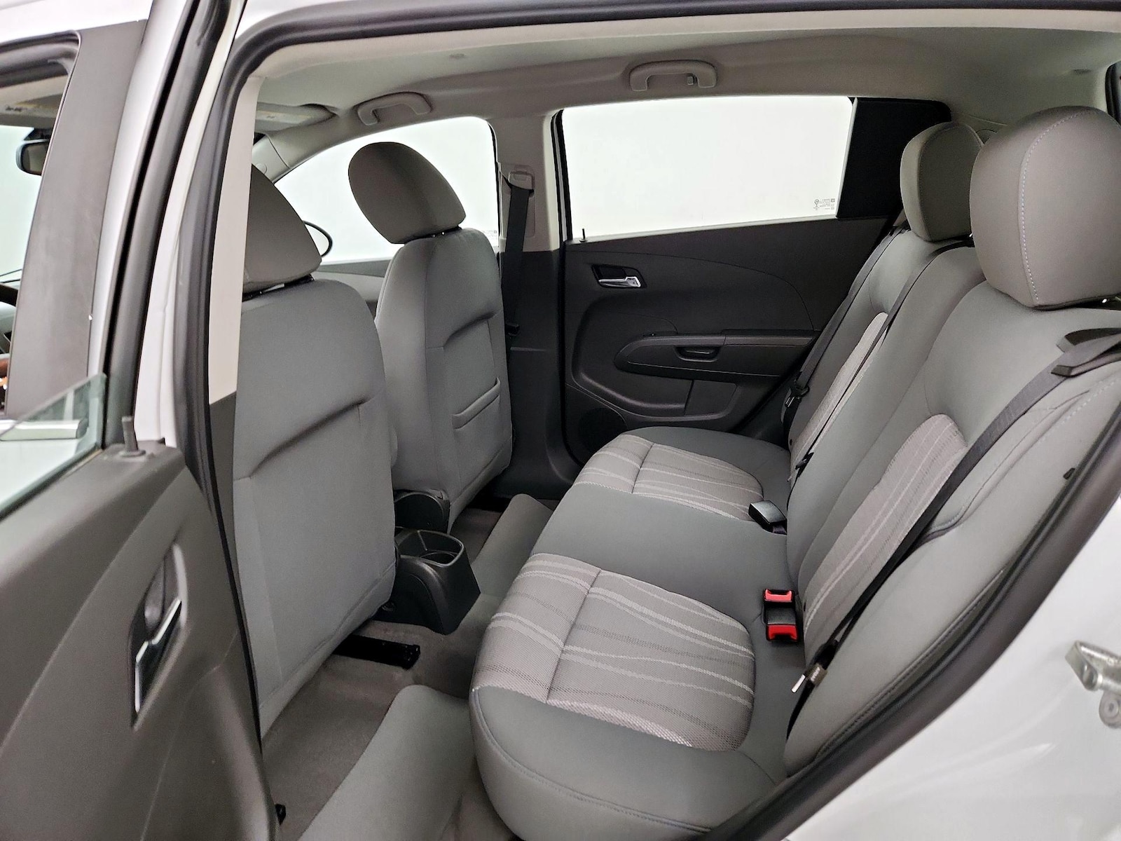 2016 Chevrolet Sonic LT - Photo 20