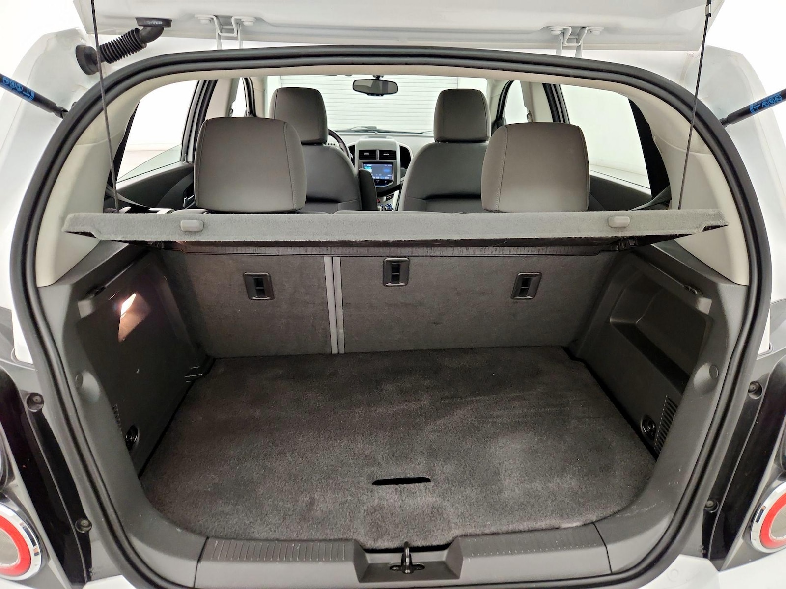 2016 Chevrolet Sonic LT - Photo 21