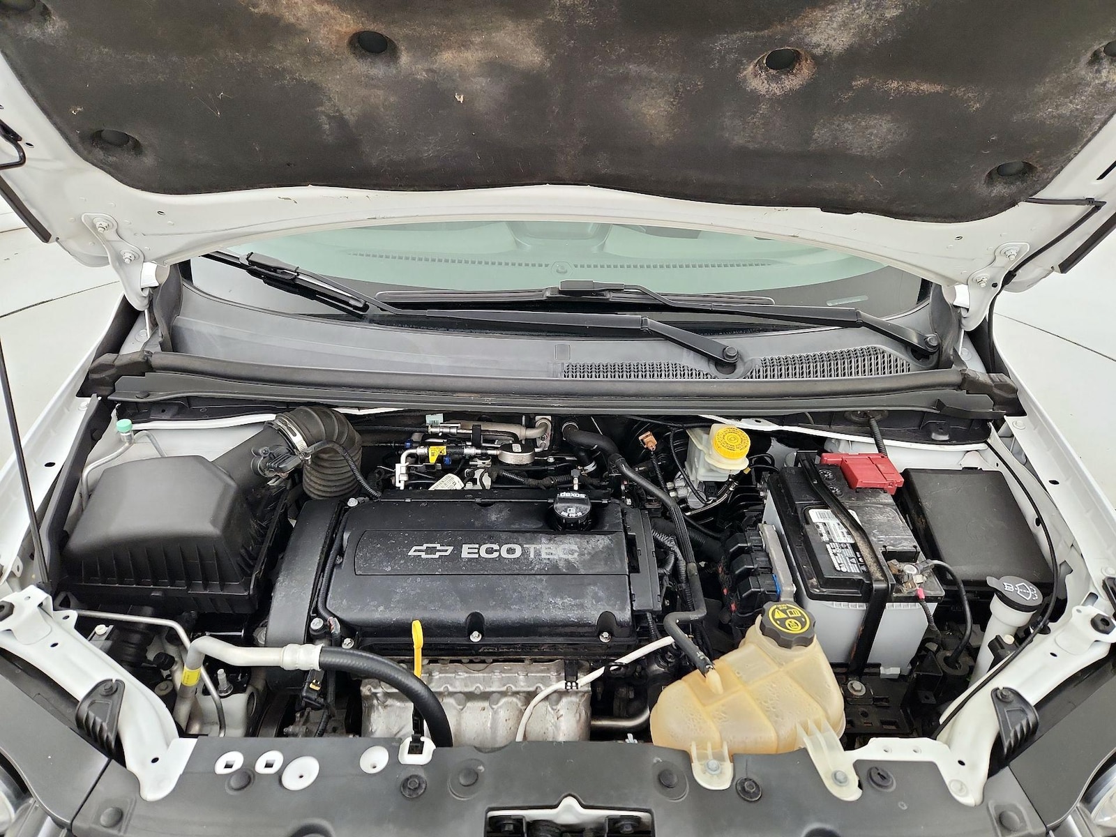 2016 Chevrolet Sonic LT - Photo 22