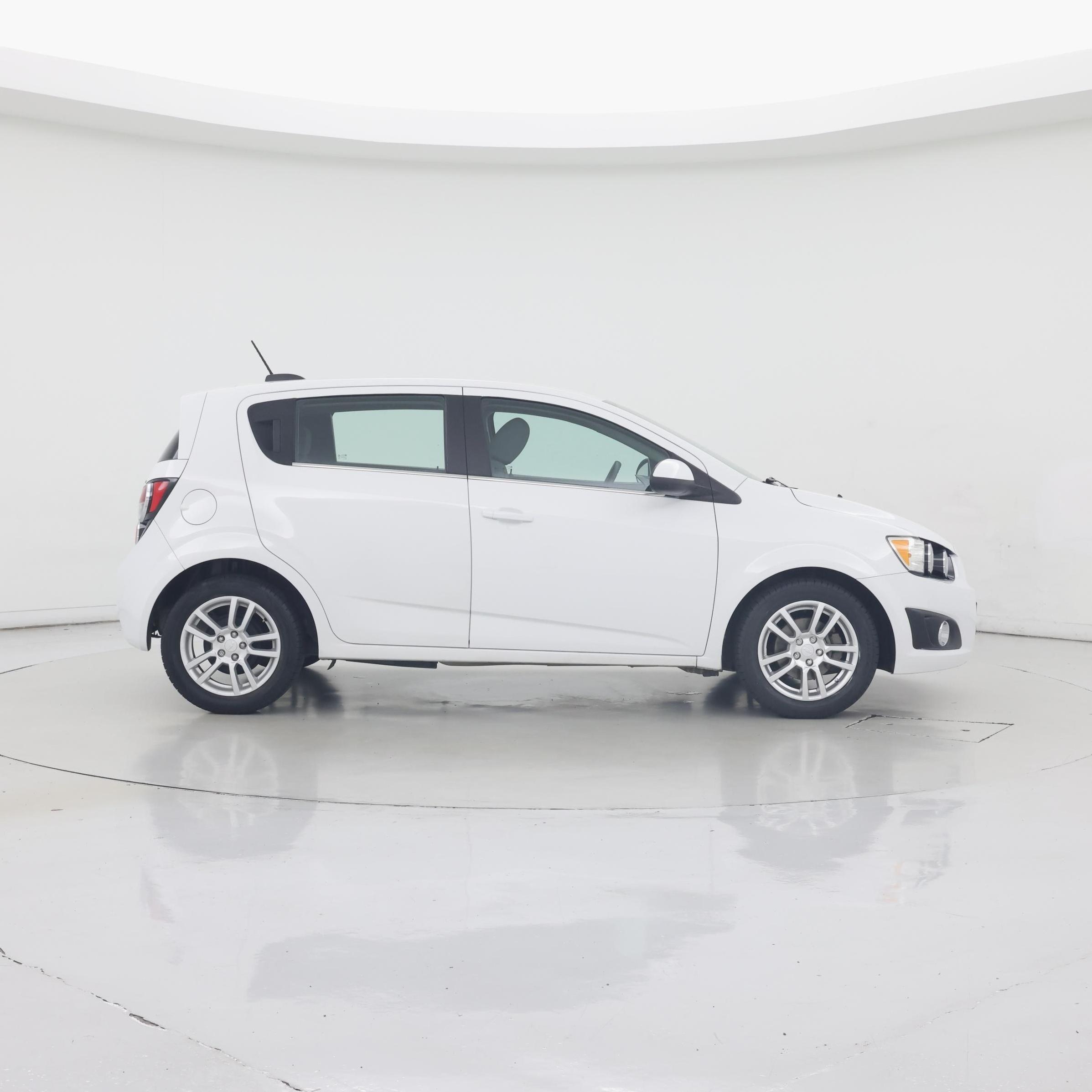 Thumbnail: 2016 Chevrolet Sonic - 7
