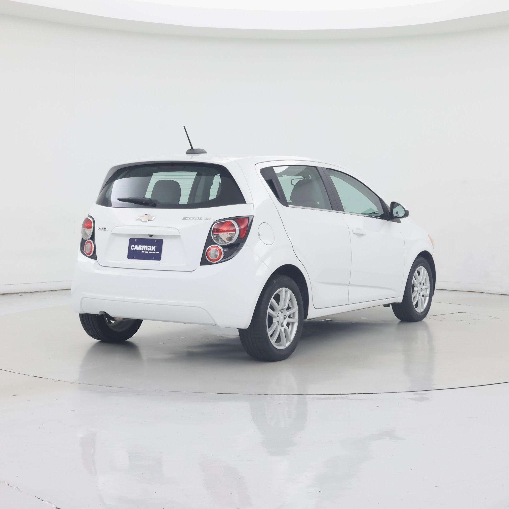 Thumbnail: 2016 Chevrolet Sonic - 8