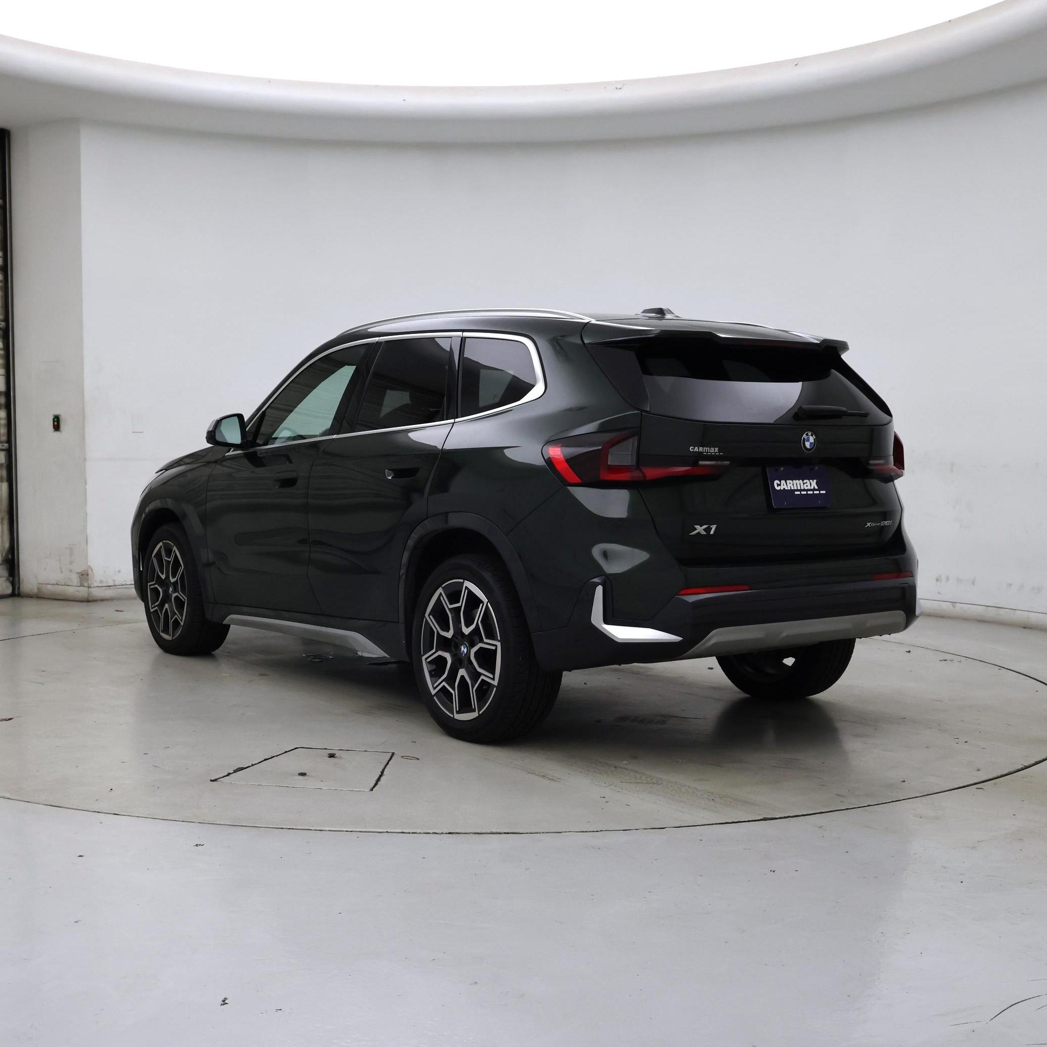 Thumbnail: 2023 BMW X1 - 2