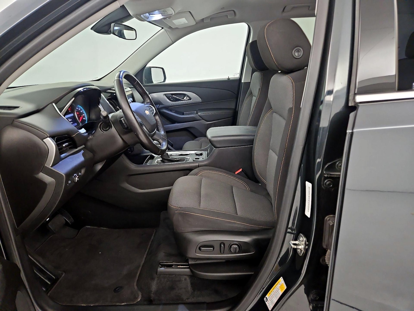 2021 Chevrolet Traverse 1LT - Photo 10