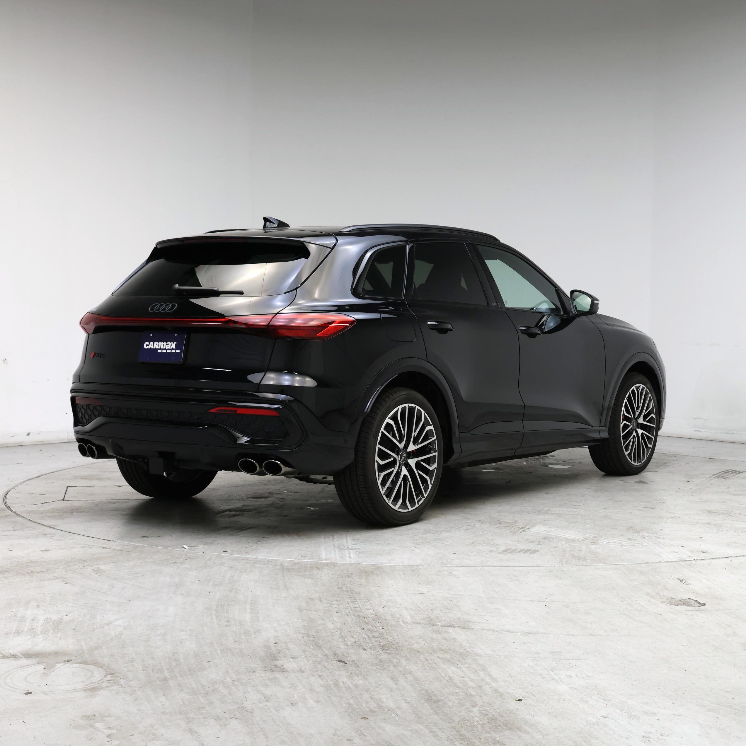Thumbnail: 2025 Audi SQ5 - 8
