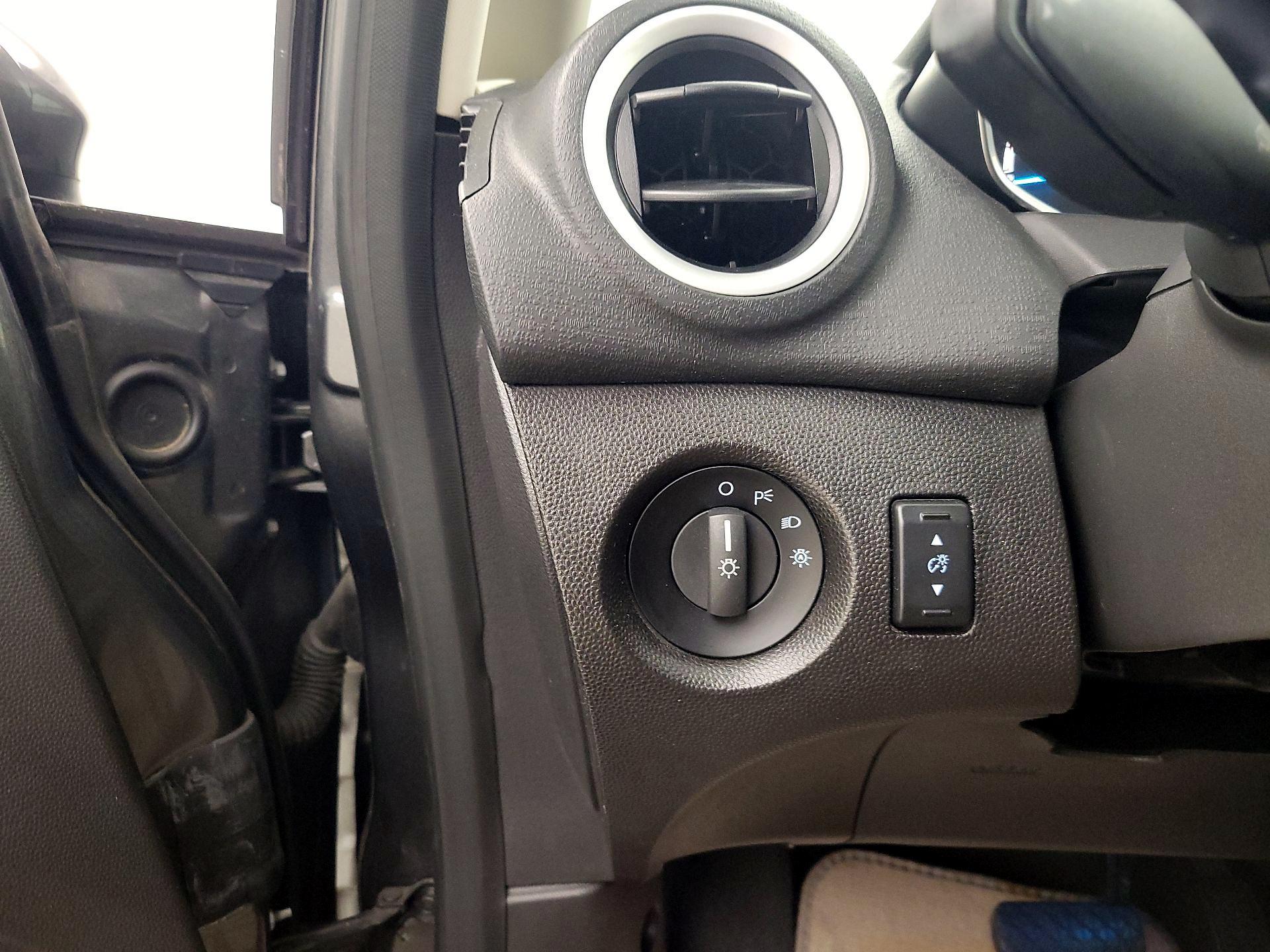 Thumbnail: 2016 Ford Fiesta - 13