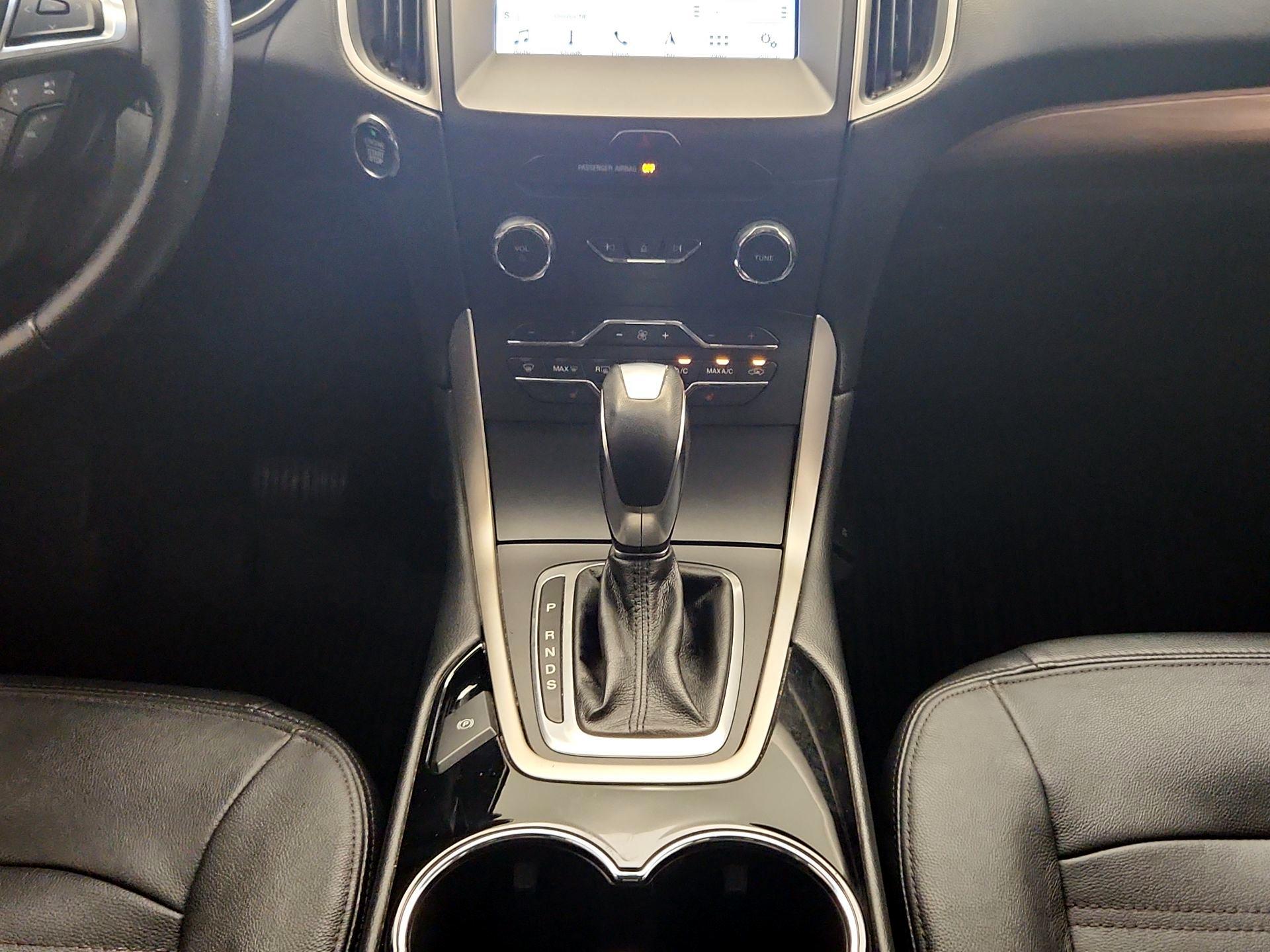 Thumbnail: 2018 Ford Edge - 18