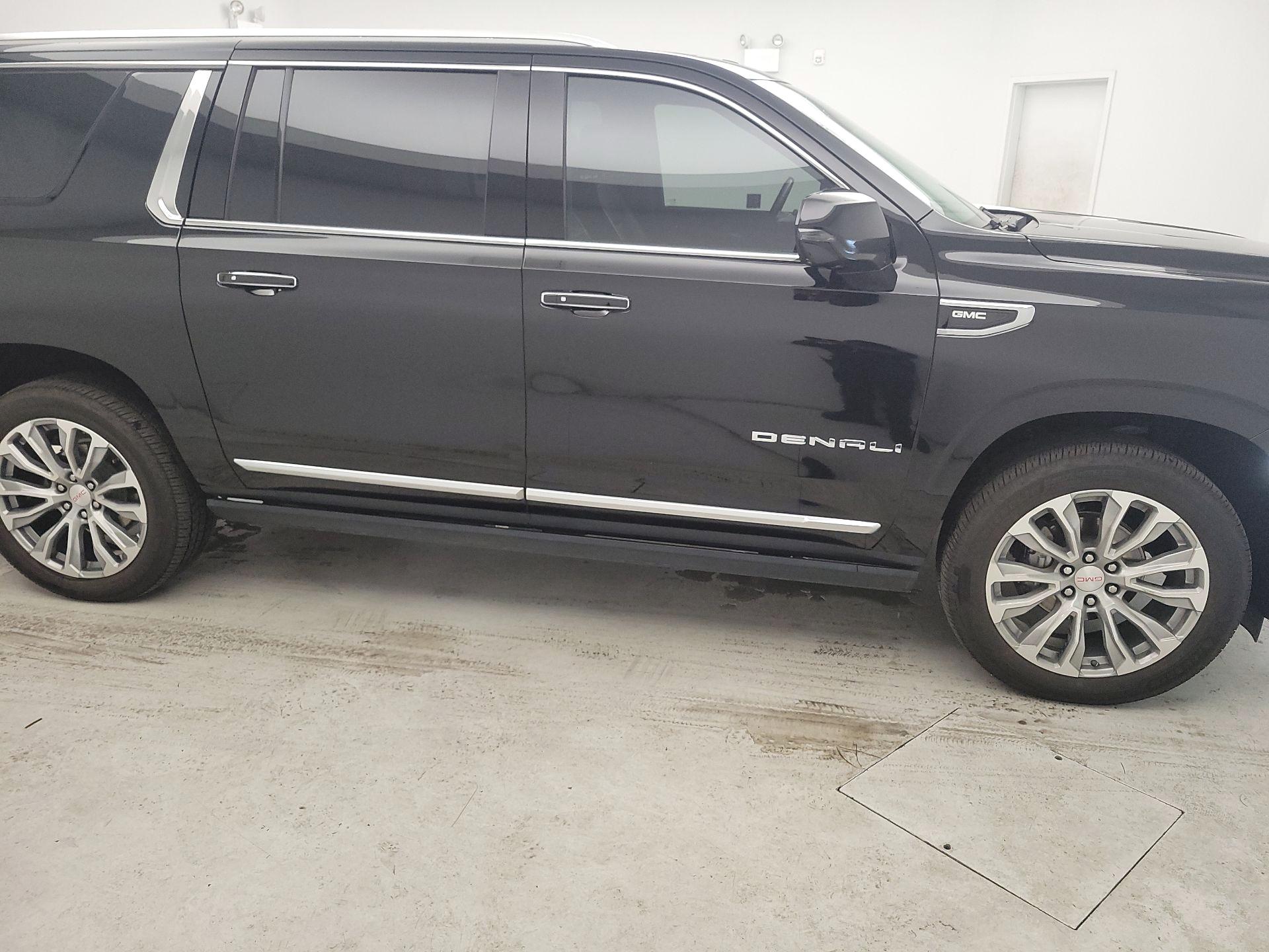 Thumbnail: 2021 GMC Yukon XL - 4