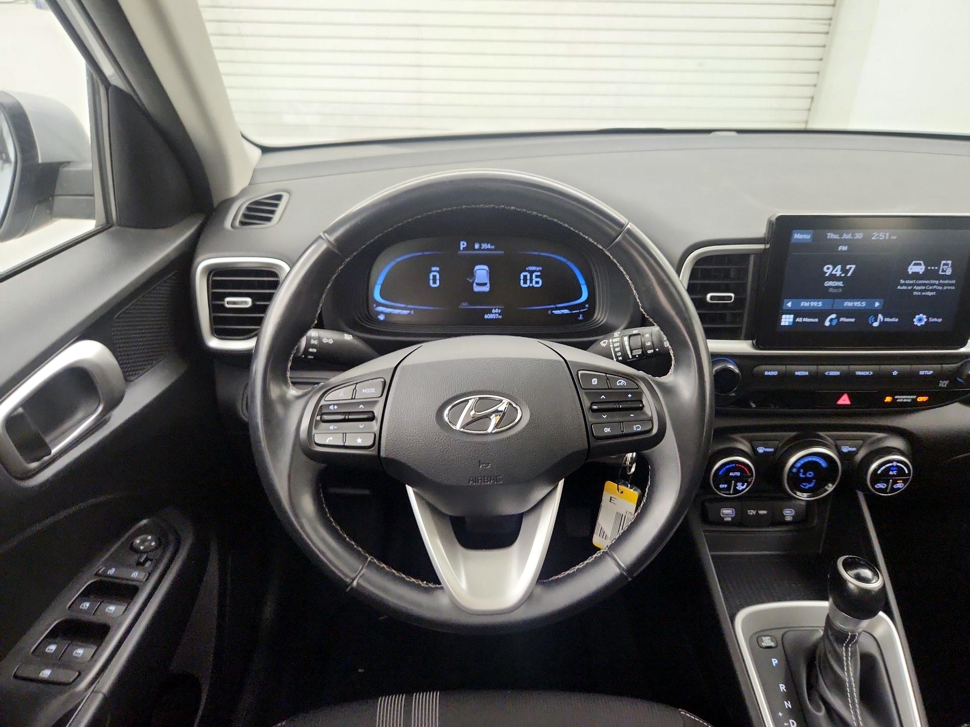 Thumbnail: 2023 Hyundai Venue - 10