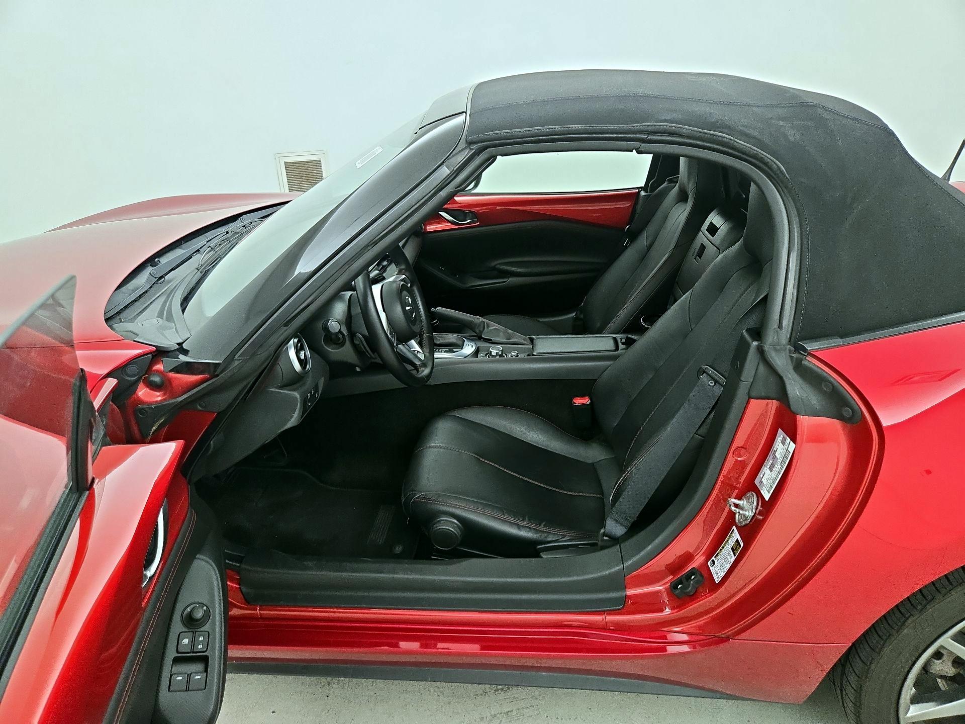 Thumbnail: 2016 Mazda MX-5 Miata - 11