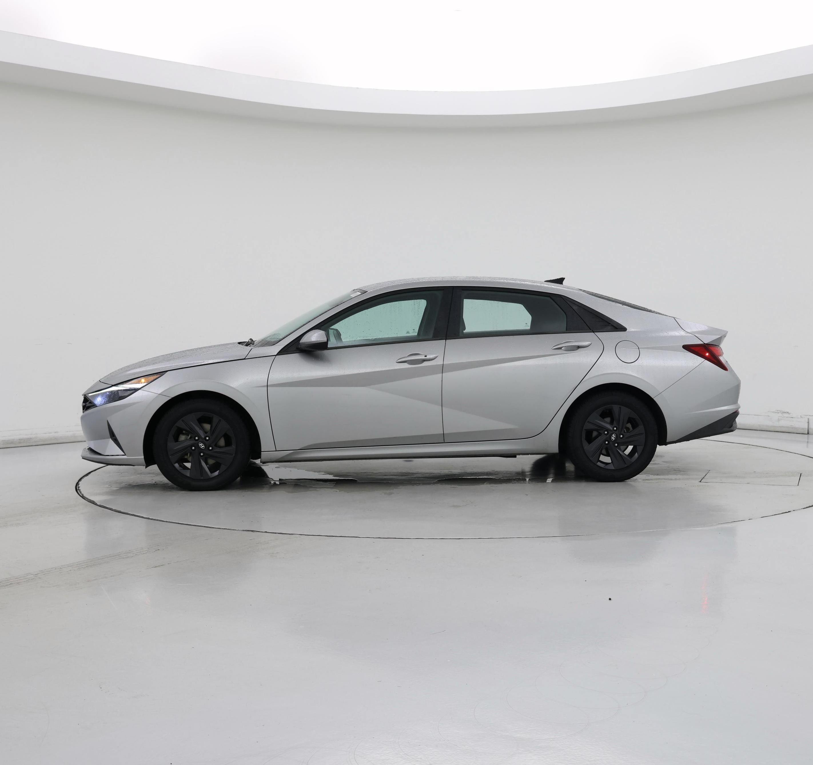 Thumbnail: 2022 Hyundai Elantra - 3