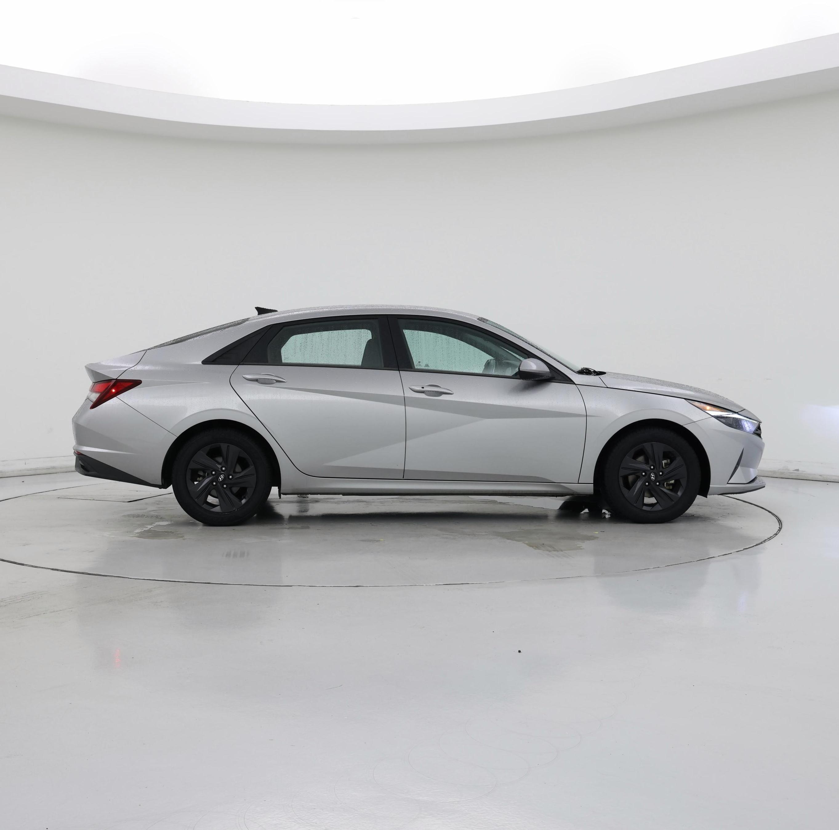 Thumbnail: 2022 Hyundai Elantra - 7