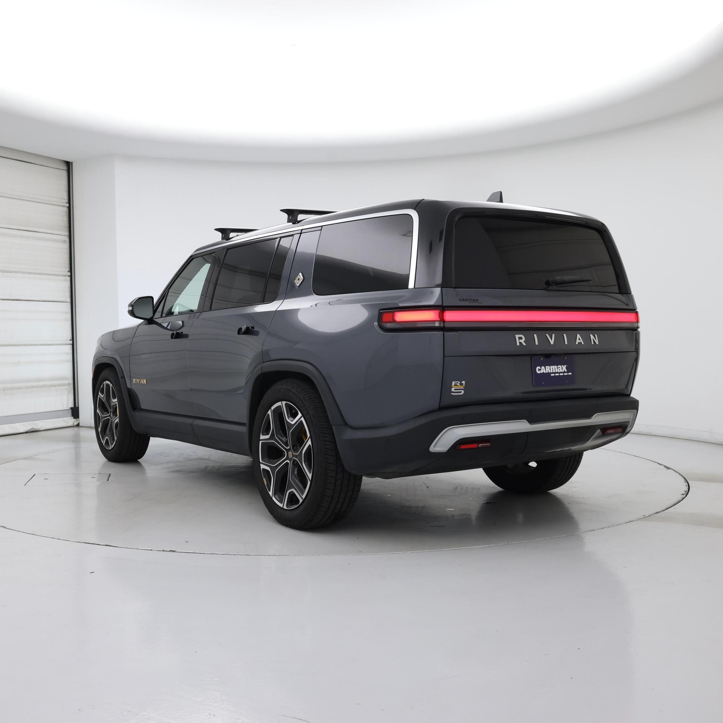Thumbnail: 2023 Rivian R1S - 2