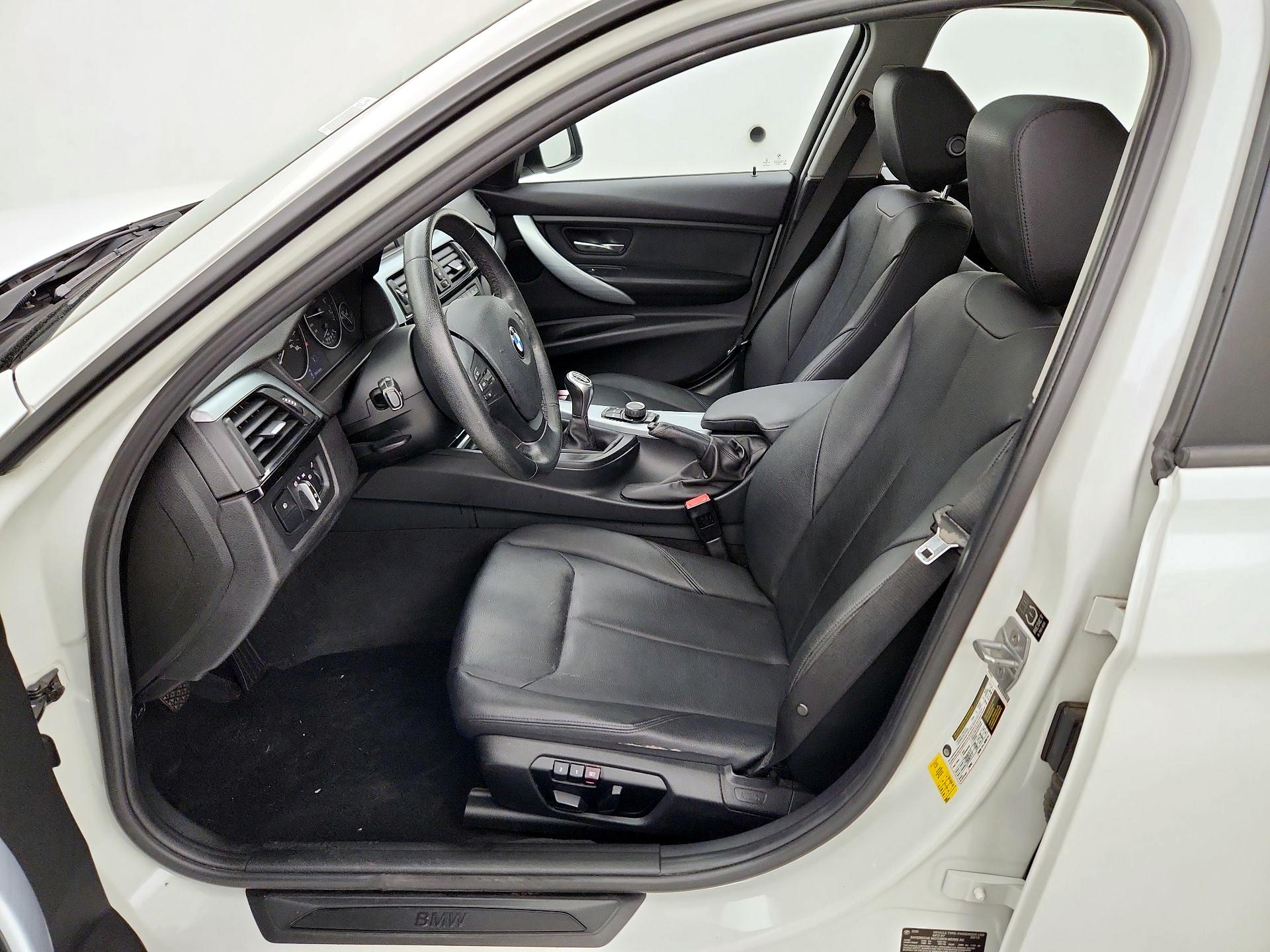 Thumbnail: 2015 BMW 3 Series - 11