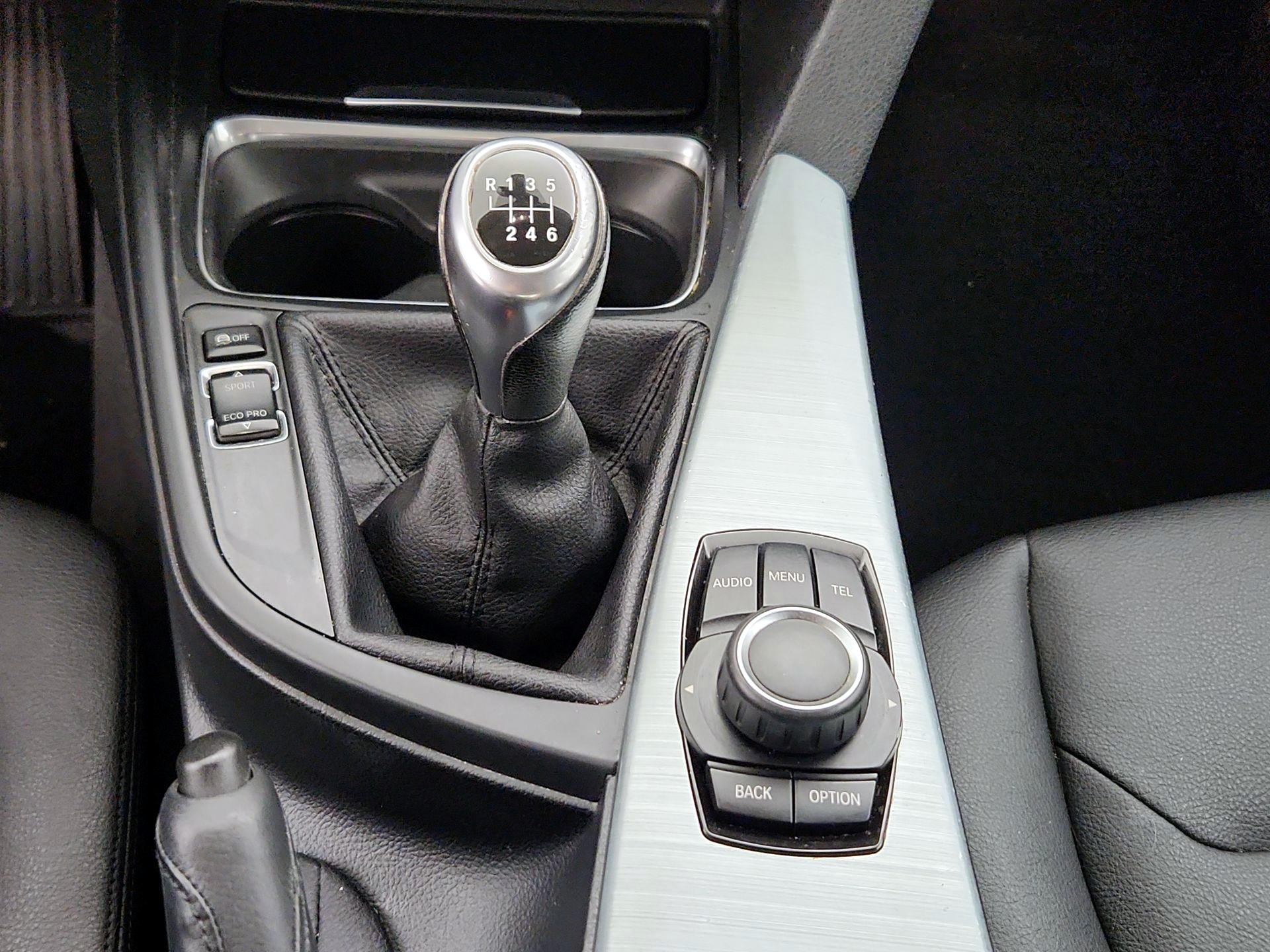 Thumbnail: 2015 BMW 3 Series - 16