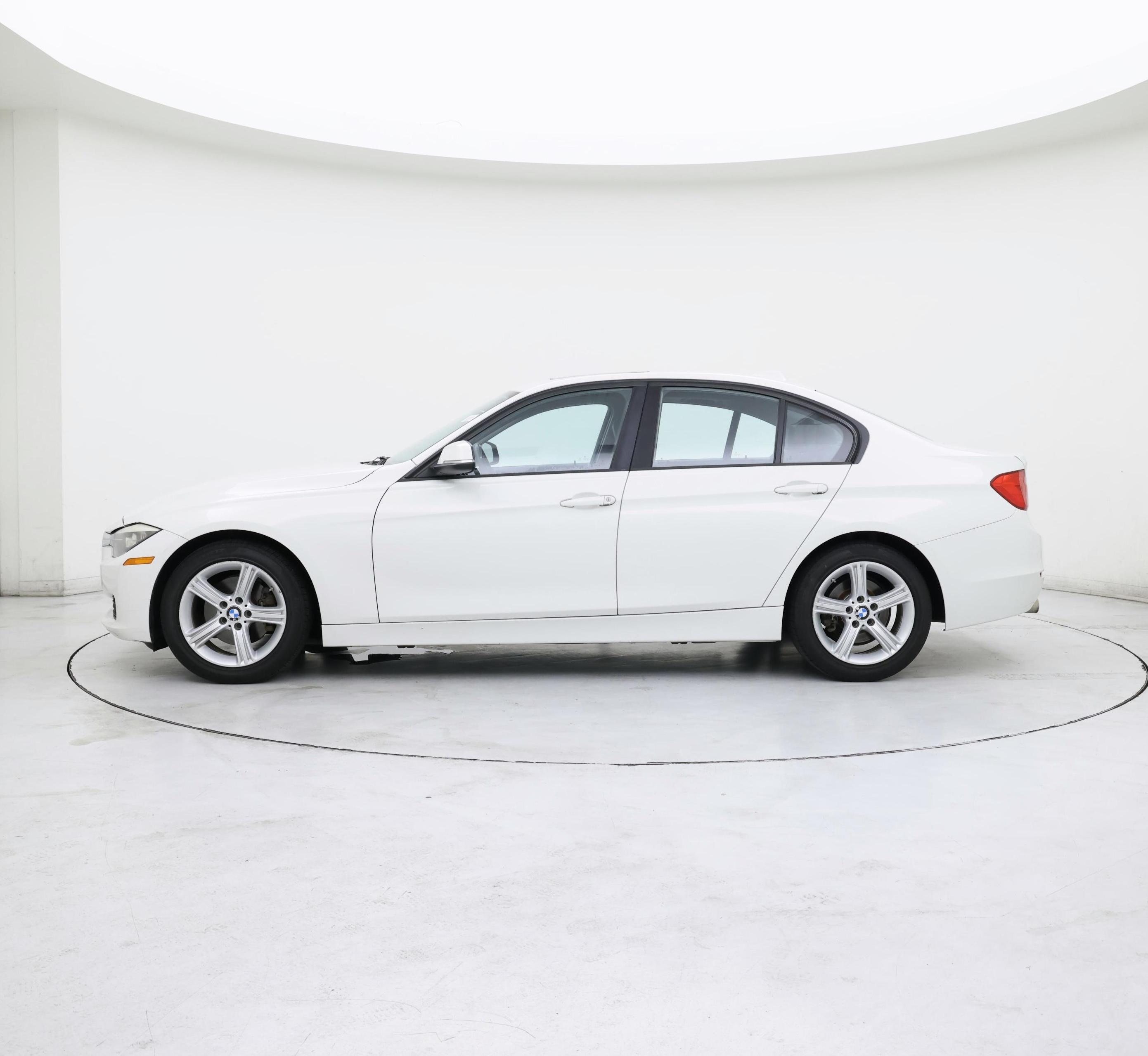 Thumbnail: 2015 BMW 3 Series - 3