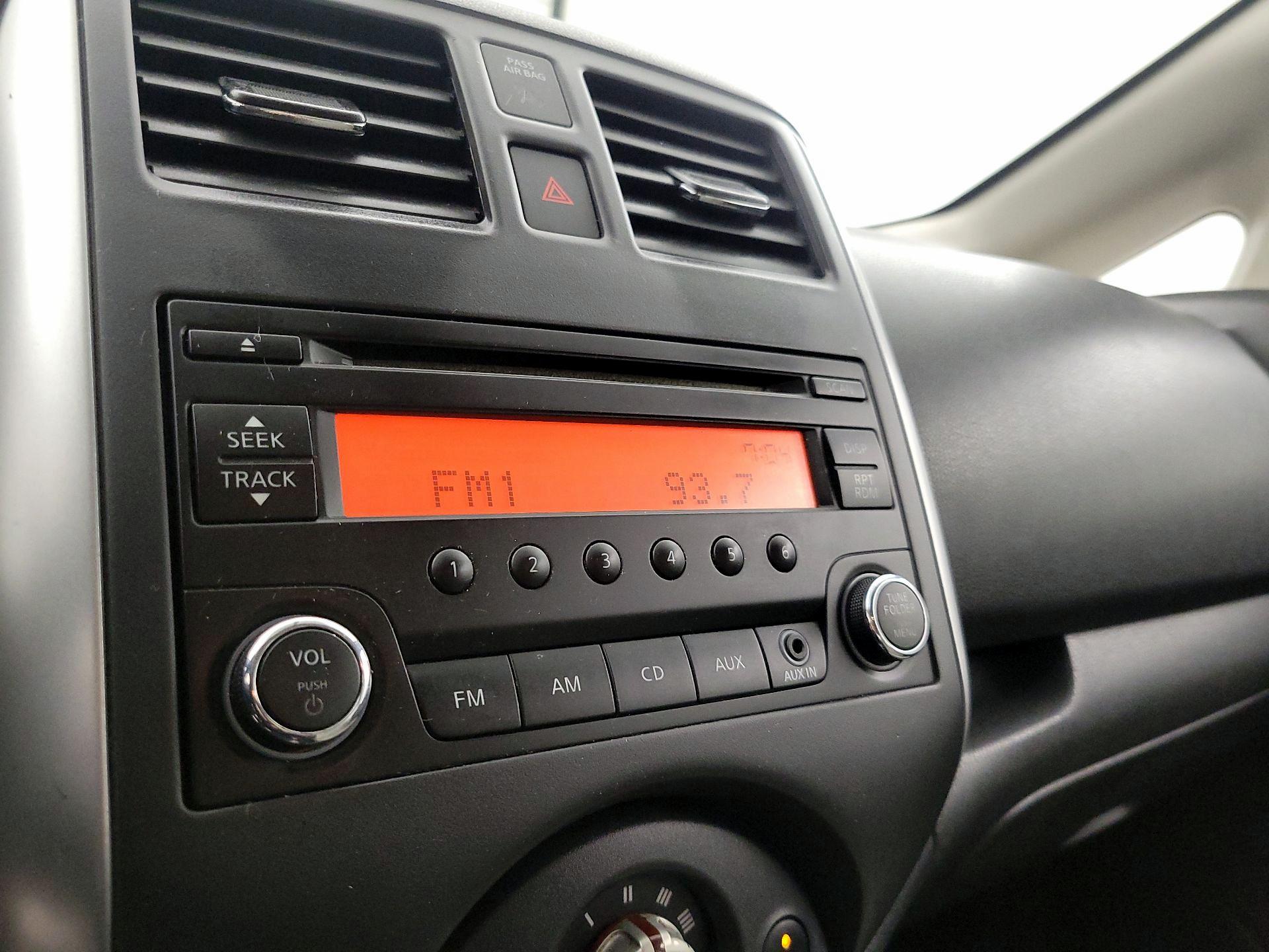 Thumbnail: 2014 Nissan Versa Note - 14