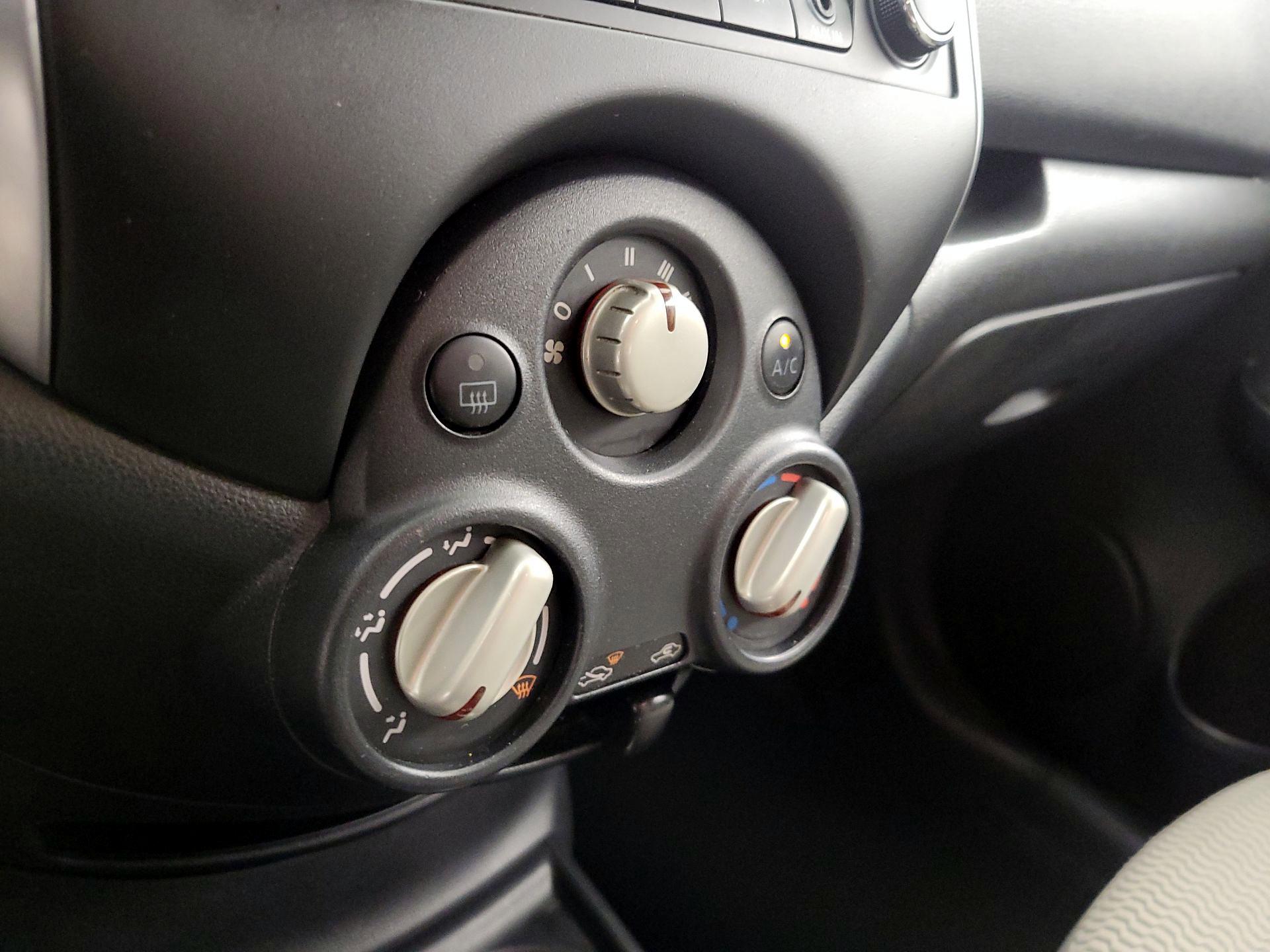 Thumbnail: 2014 Nissan Versa Note - 15