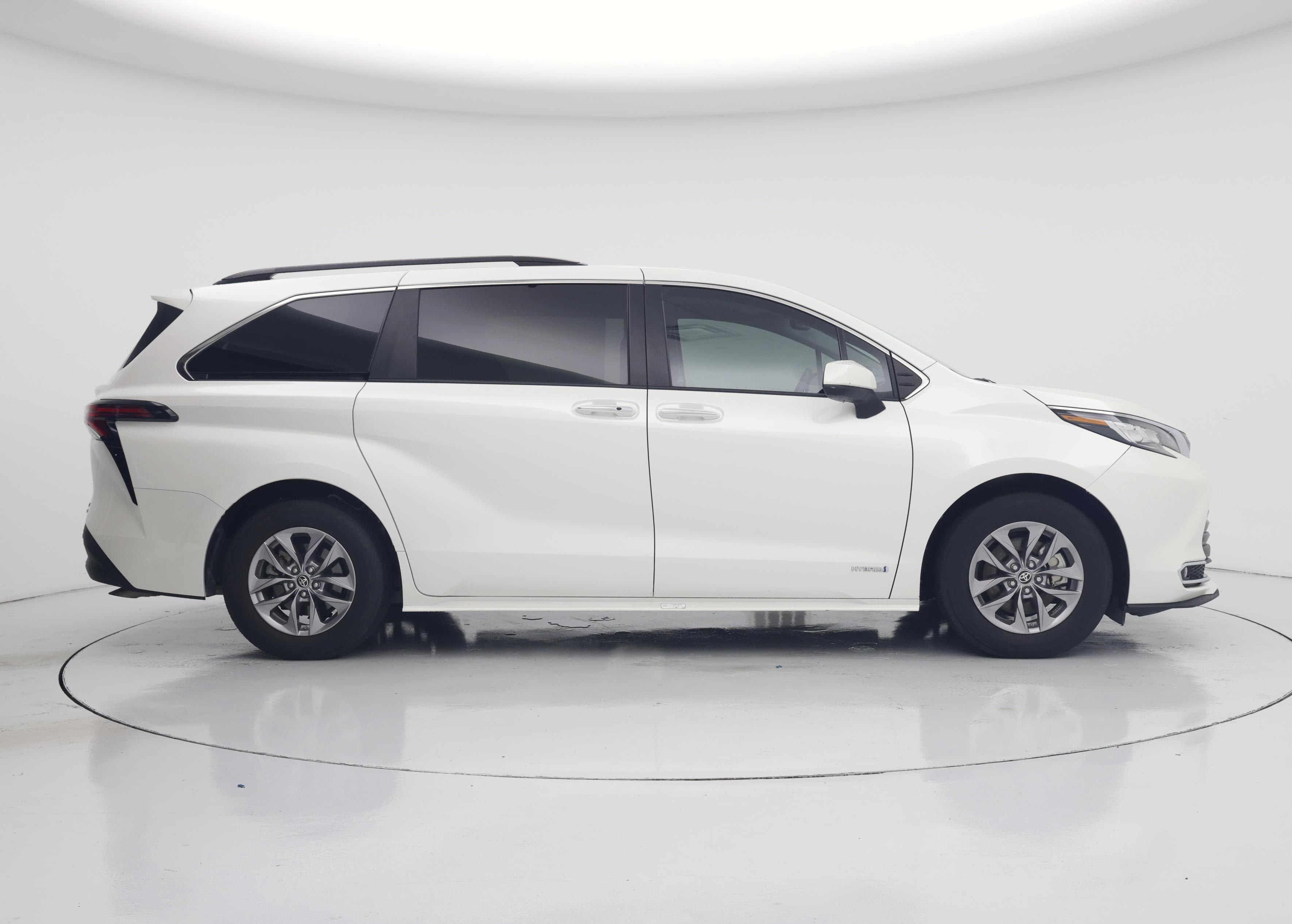 Thumbnail: 2021 Toyota Sienna - 7
