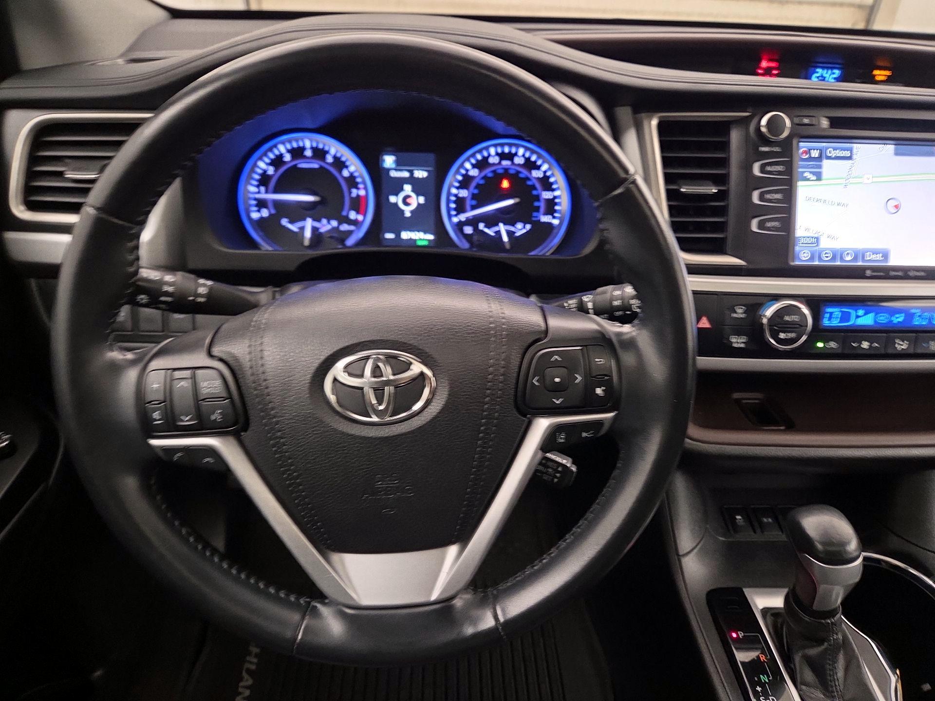 Thumbnail: 2019 Toyota Highlander - 10