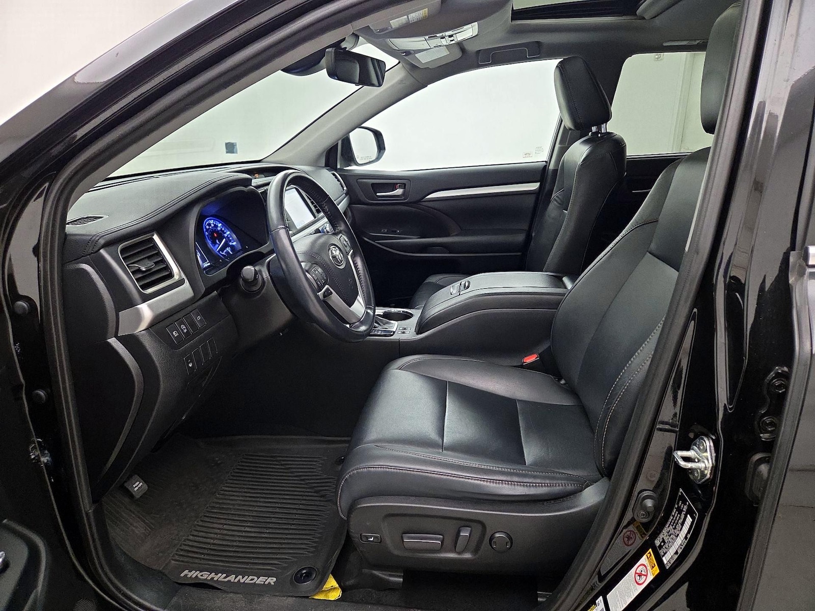 2019 Toyota Highlander XLE - Photo 12