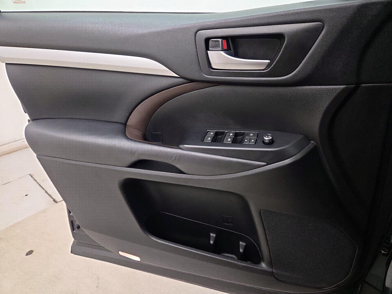 2019 Toyota Highlander XLE - Photo 13